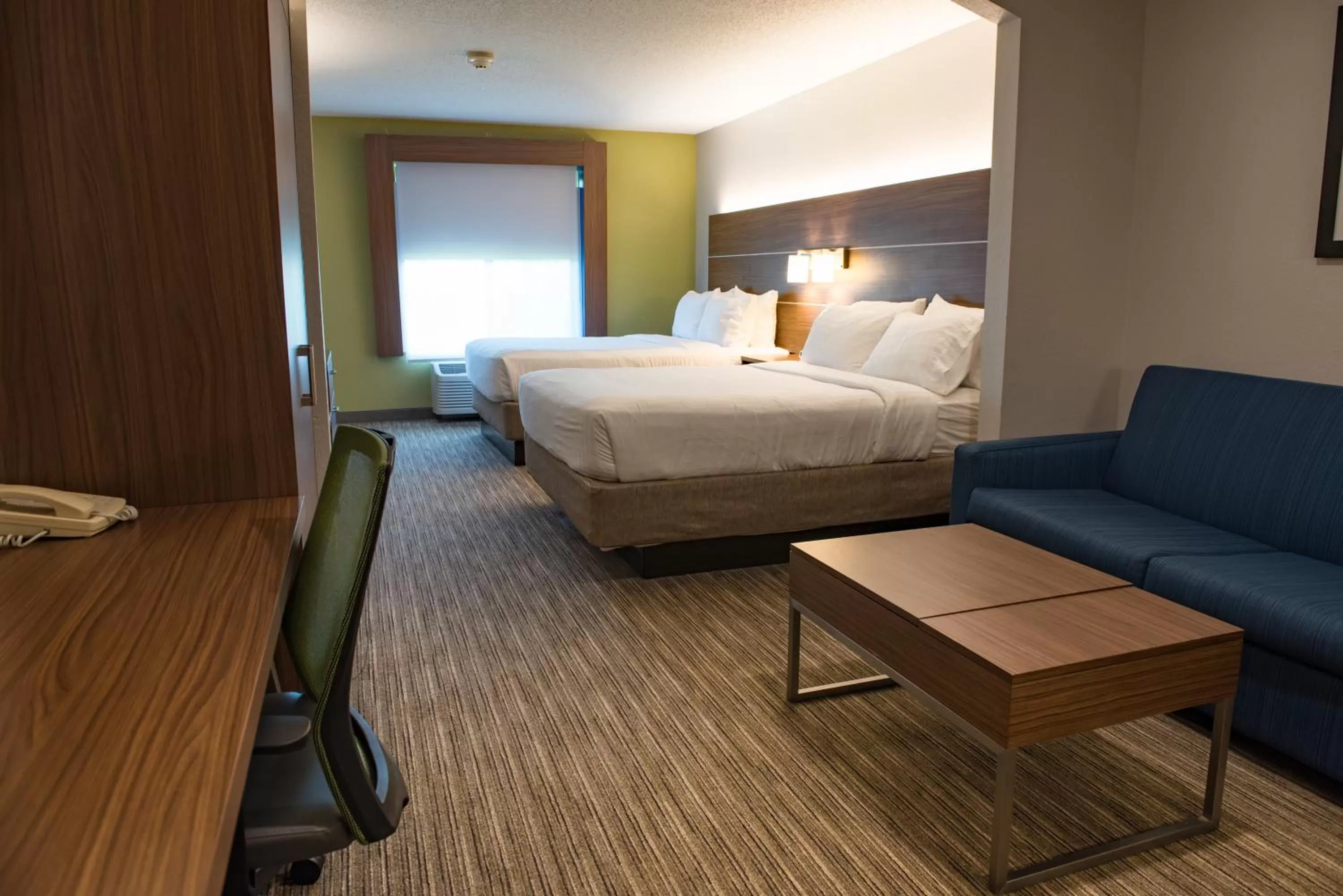 Bedroom, Bed in Holiday Inn Express Hotel & Suites Elkhart-South by IHG