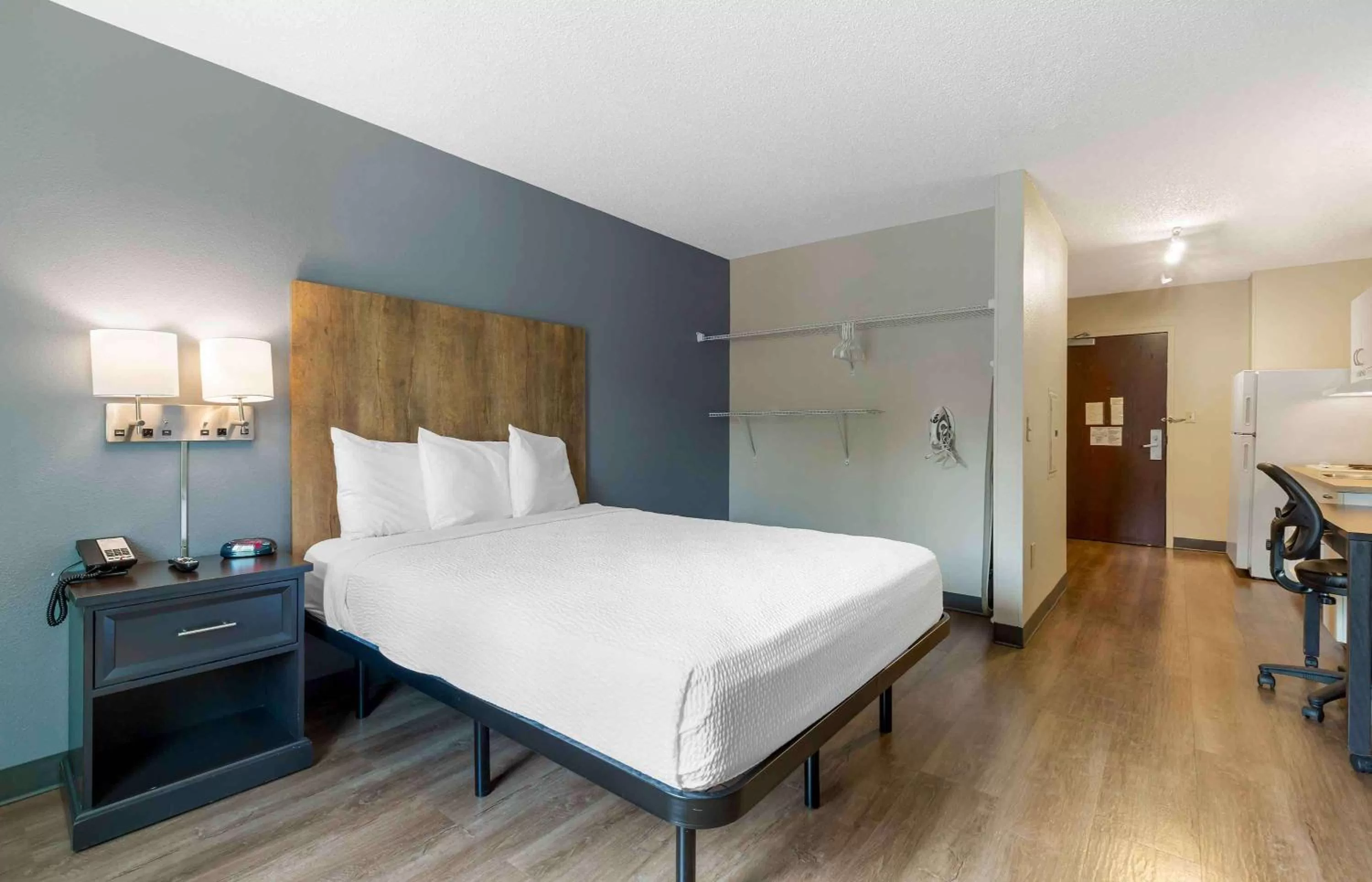 Queen studio with 1 Queen Bed - Disability Access/Non-Smoking in Extended Stay America Suites - Washington, DC - Centreville - Manassas