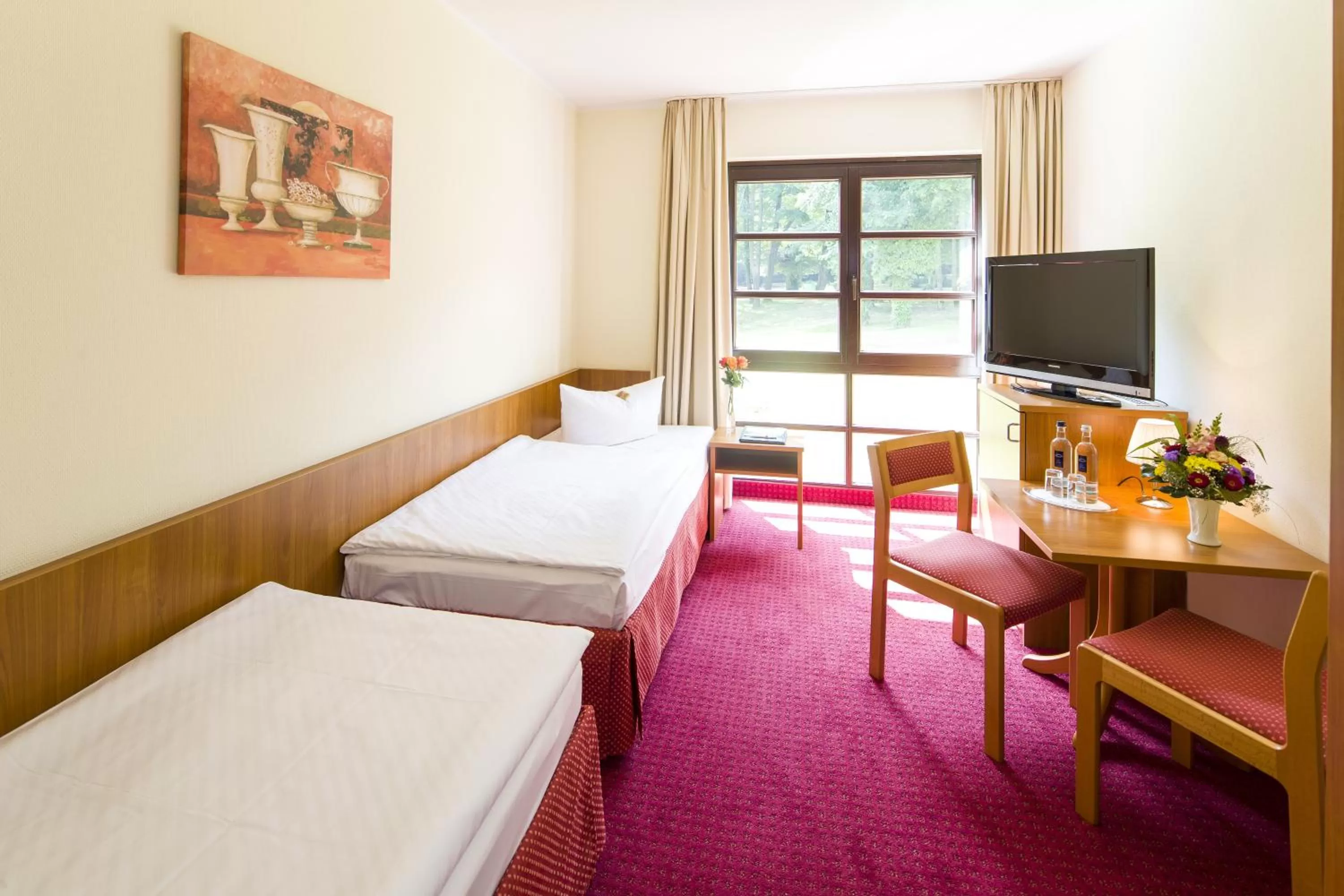 Photo of the whole room, Bed in Kim Hotel Im Park