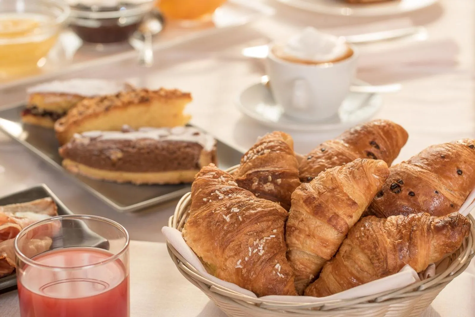 Breakfast in Hotel Viest