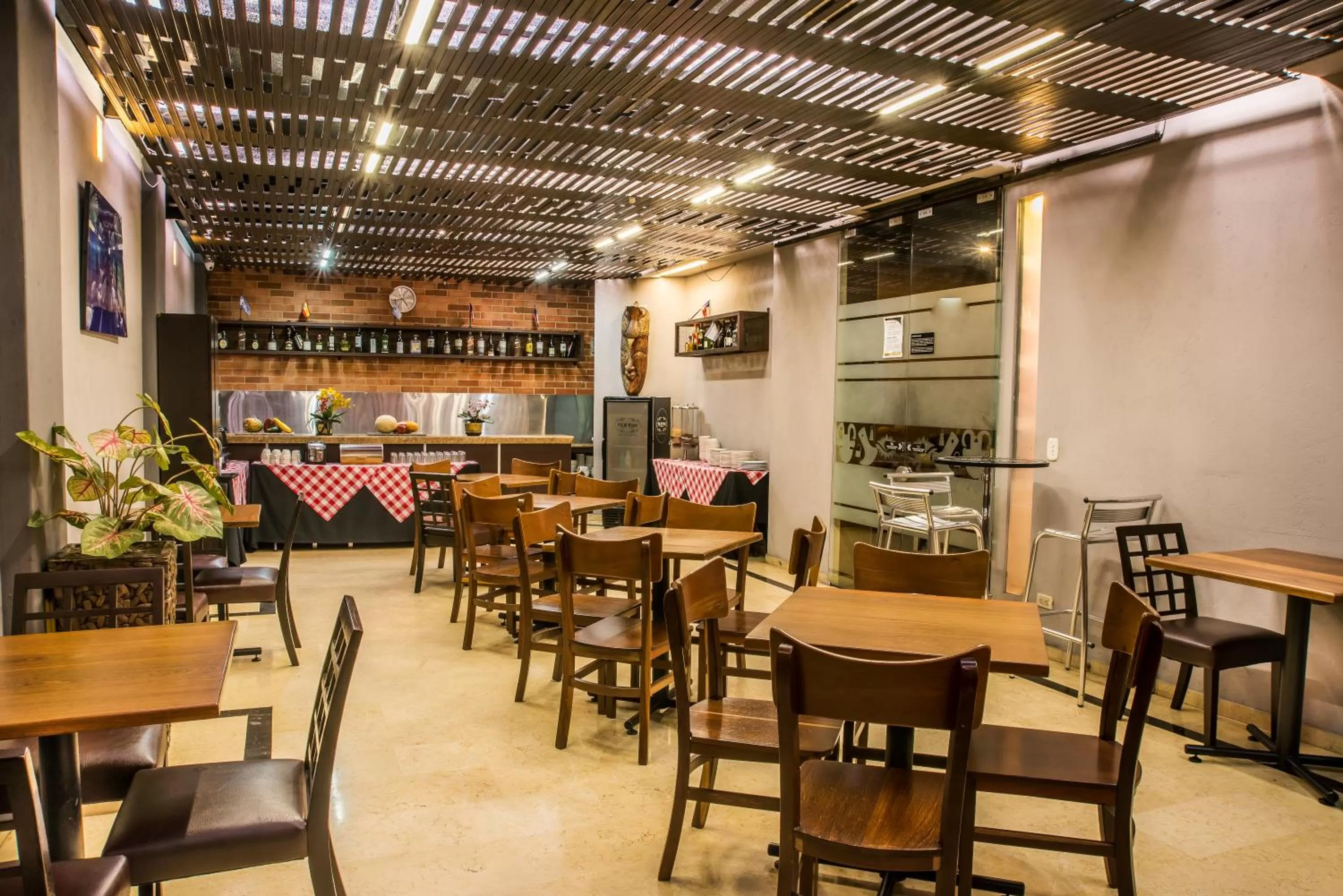 Restaurant/places to eat in Hotel Santa Barbara Real