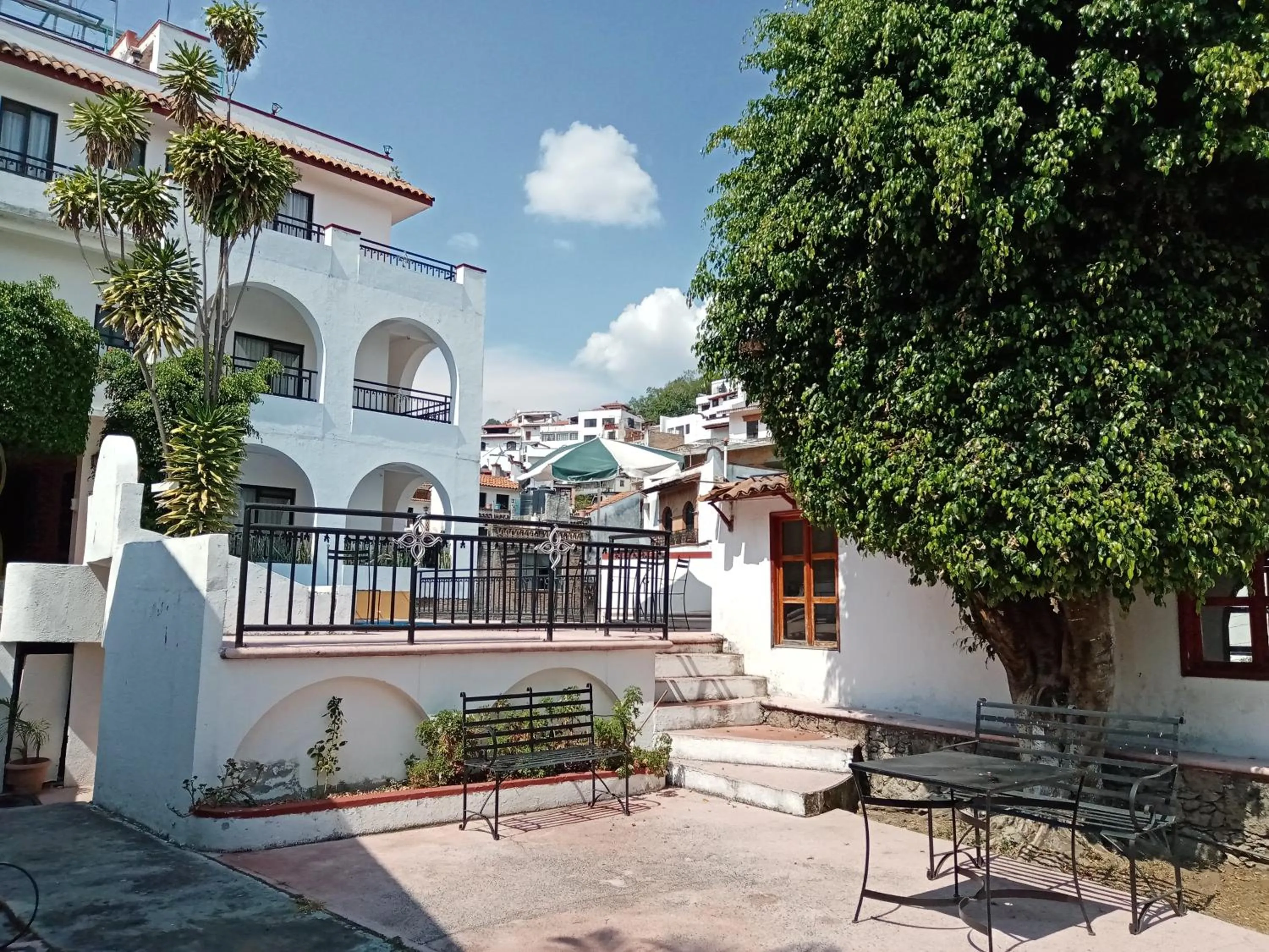 Property building in Hotel Real de San Diego