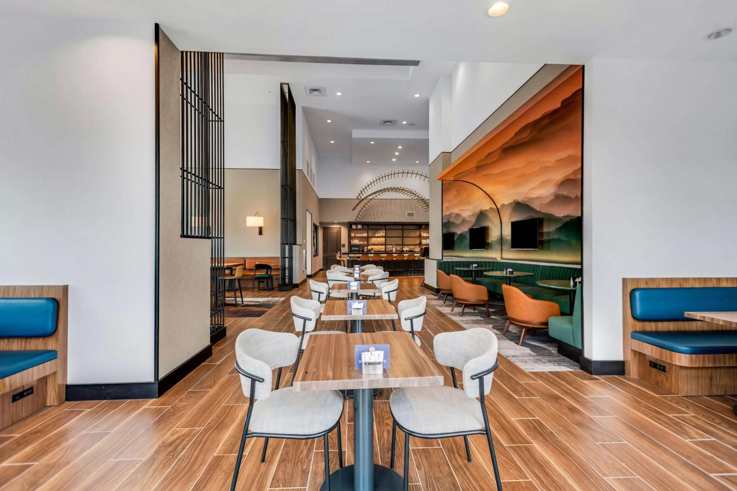 Restaurant/places to eat in DoubleTree by Hilton Asheville Downtown