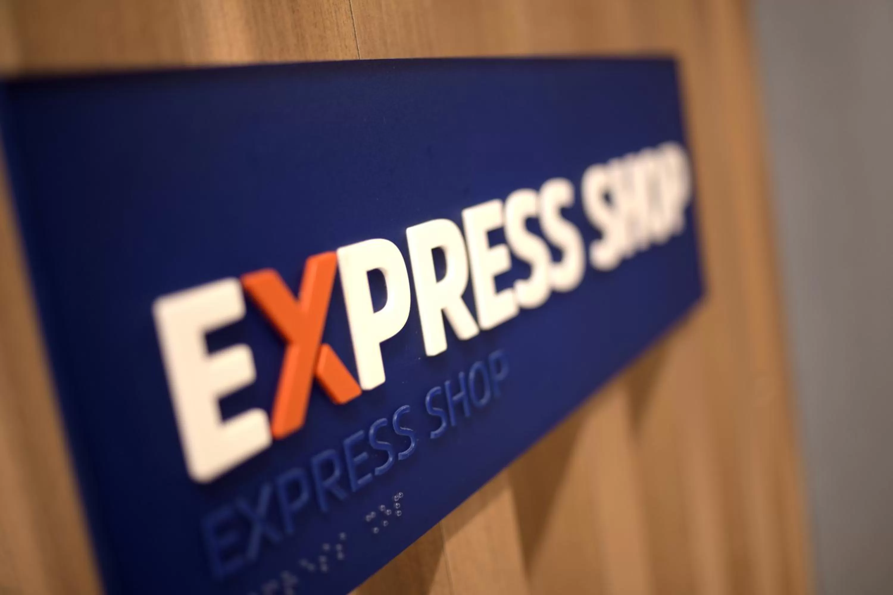 Logo/Certificate/Sign in Holiday Inn Express & Suites - Williamstown - Glassboro by IHG