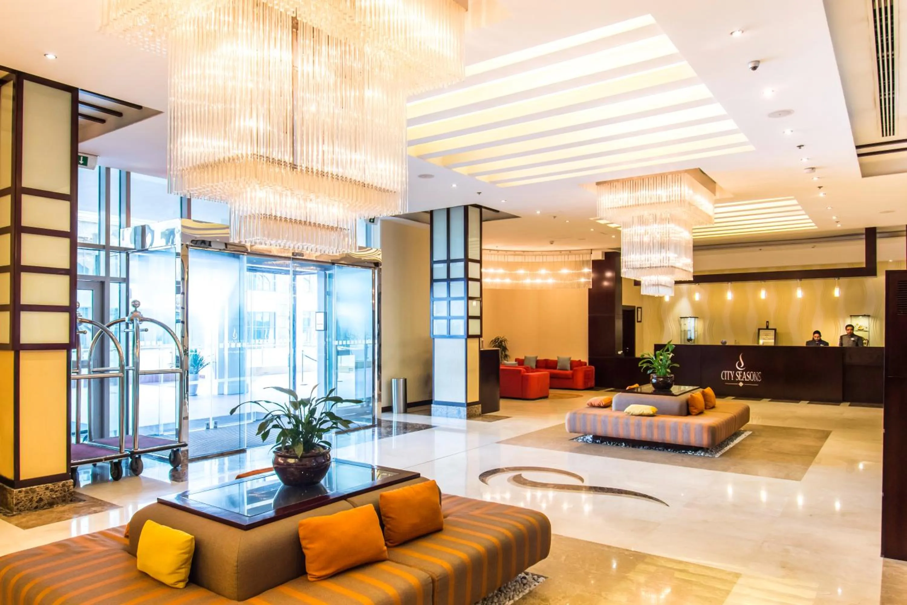 Lobby or reception in City Seasons Hotel & Suites Muscat