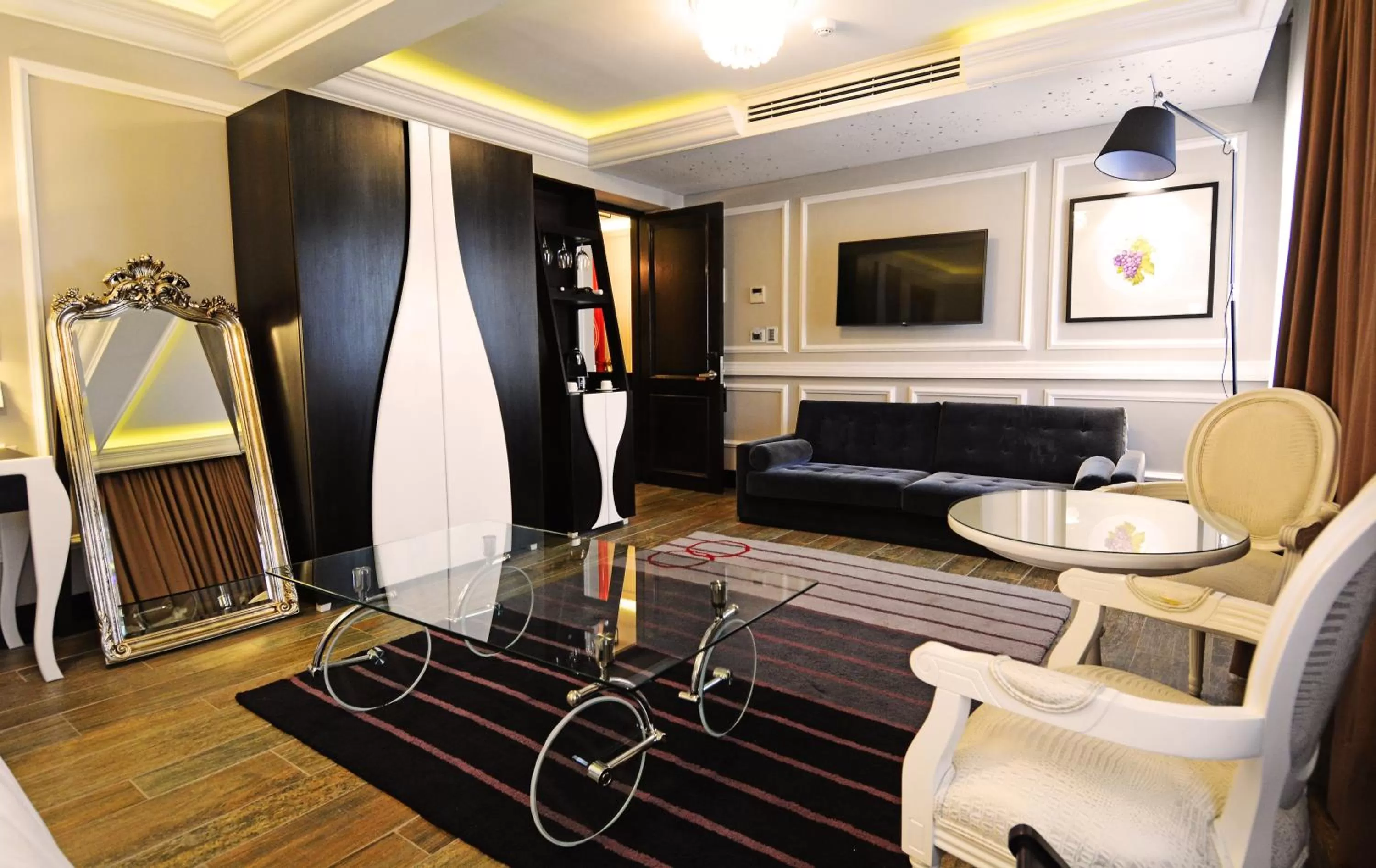 Photo of the whole room in Hotel Sommelier Boutique