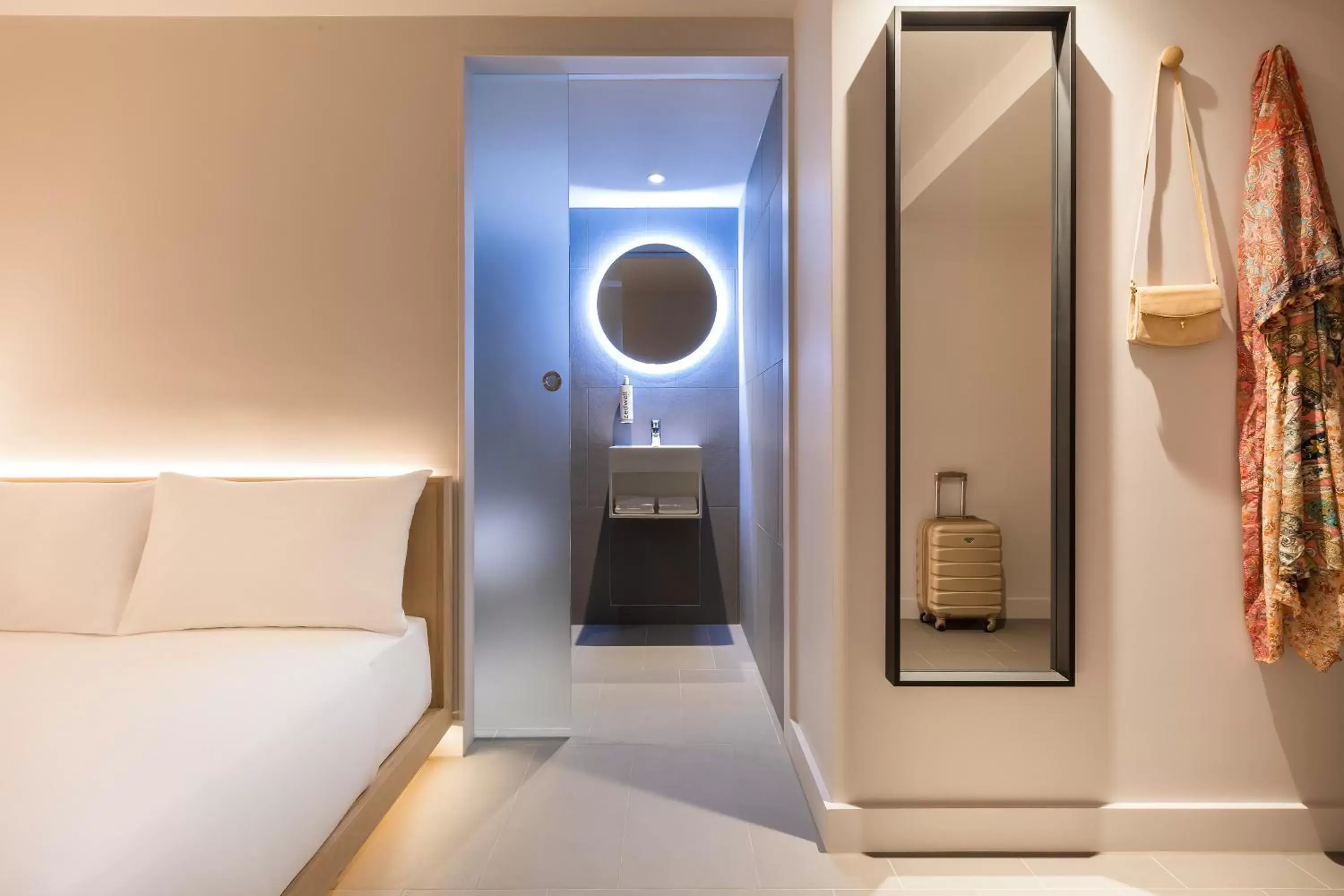 Zedwell Underground Hotel Tottenham Court Rd Zedwell Underground Hotel Tottenham Court Rd