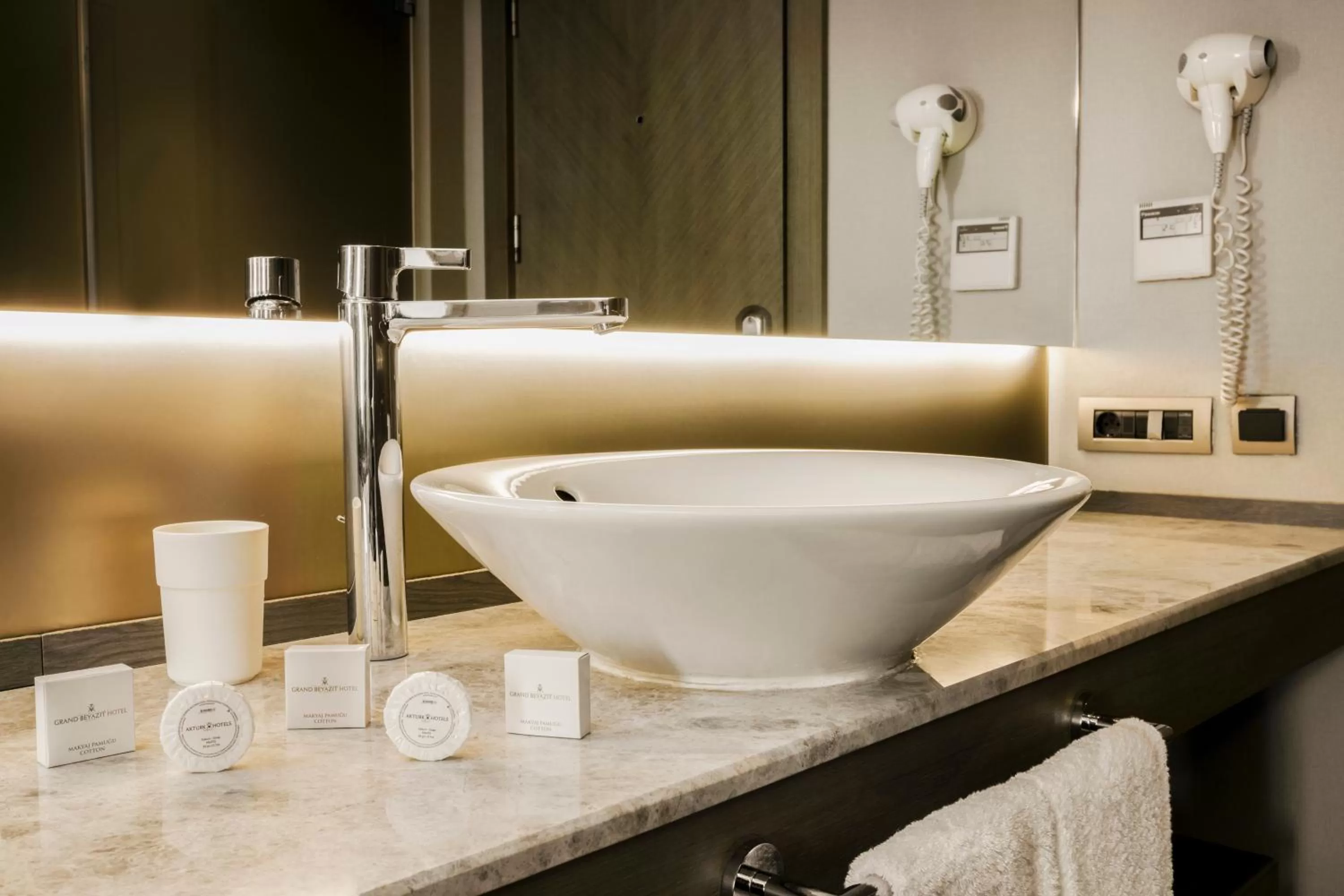 Bathroom in Grand Beyazit Hotel Old City