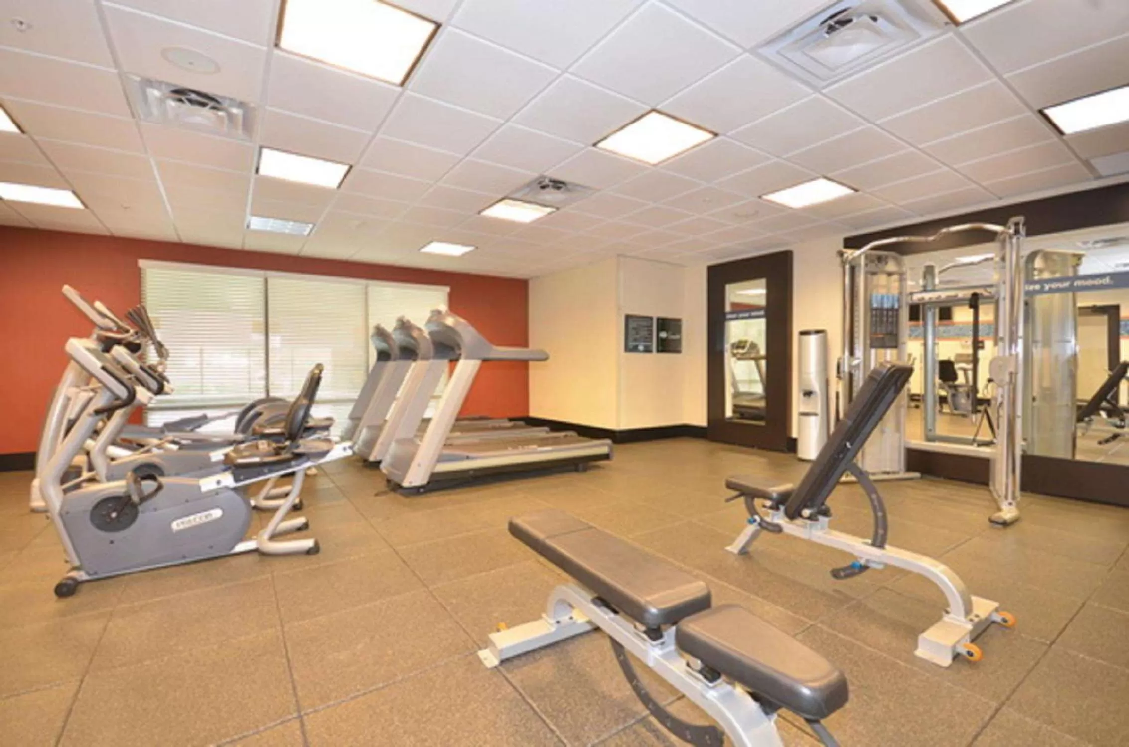 Fitness centre/facilities in Hampton Inn and Suites Tulsa/Catoosa
