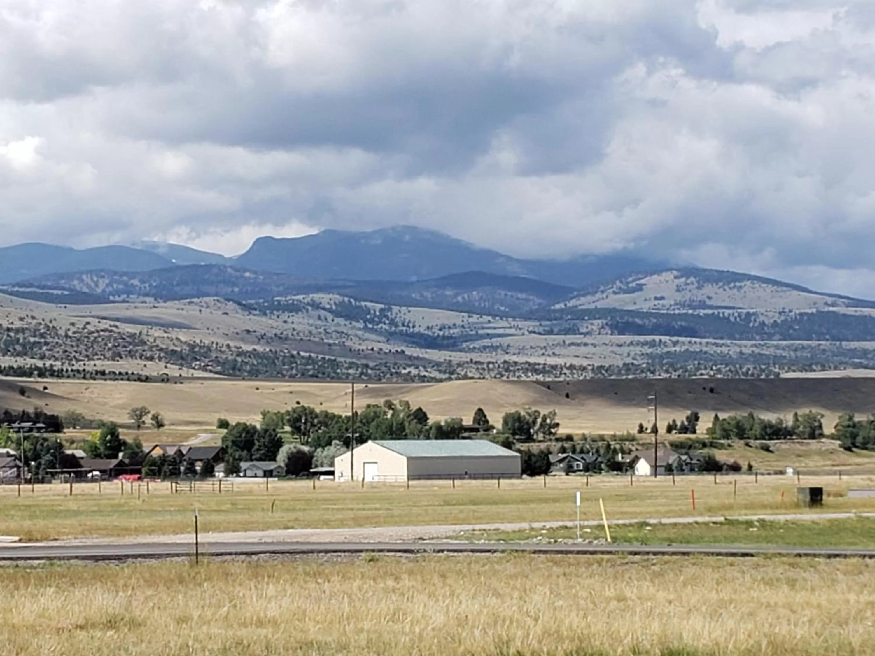 Mountain view in Red Bear Inn