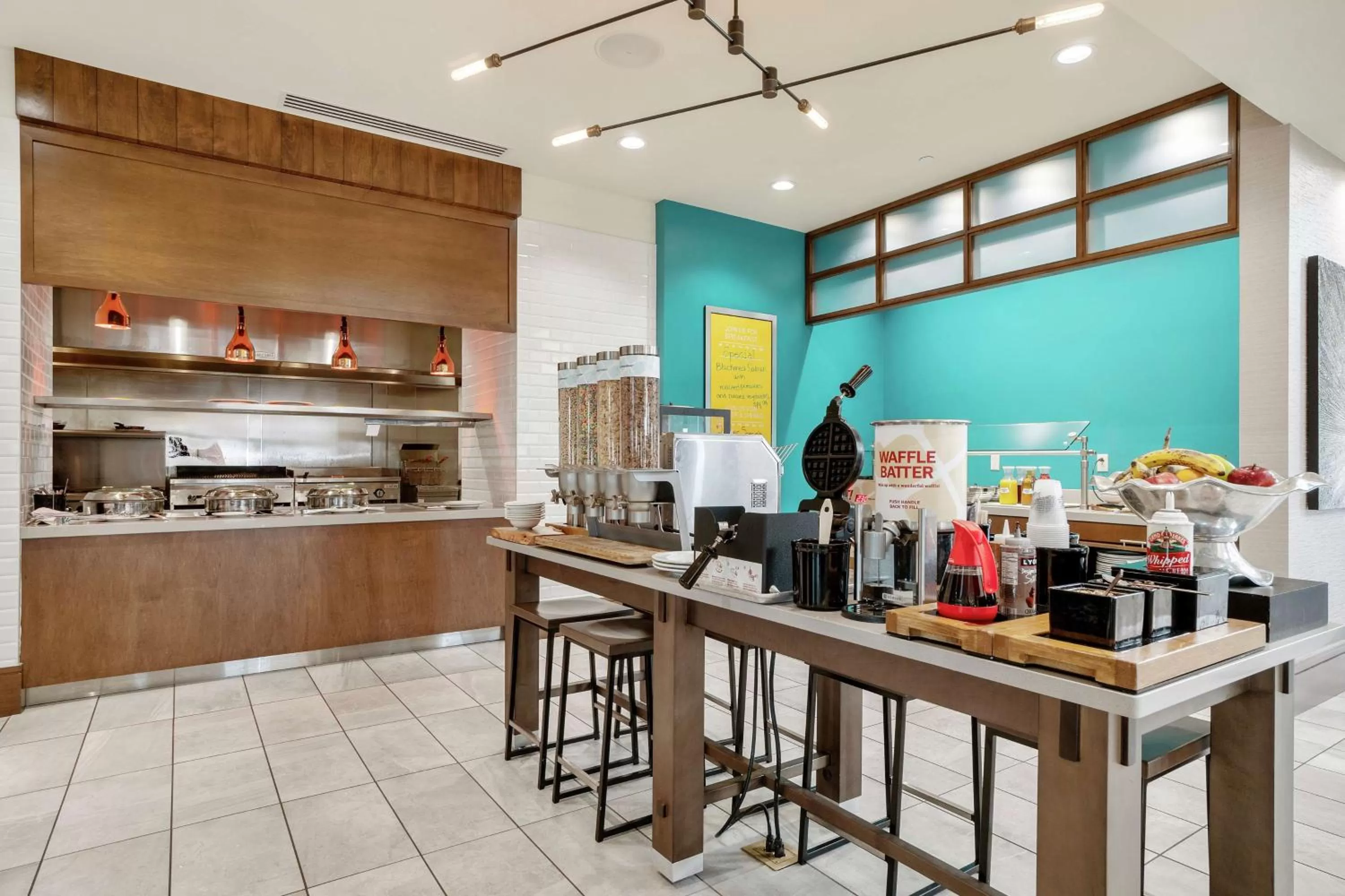 Dining area in Hilton Garden Inn Edmond/Oklahoma City North