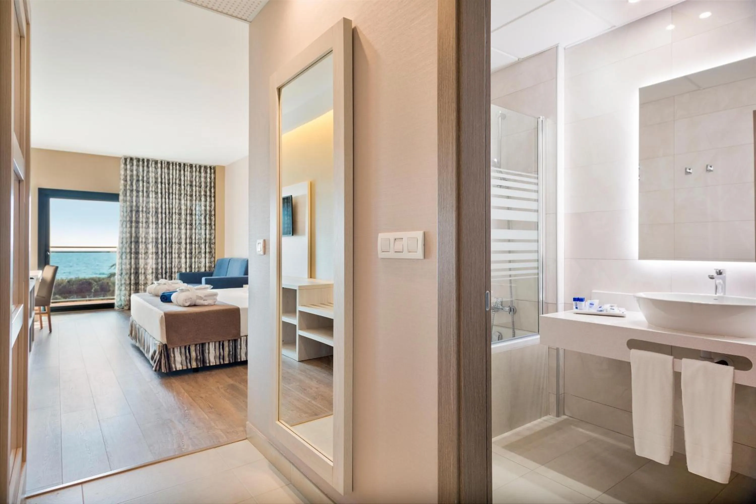 Photo of the whole room, Bed in Hotel Best Costa Ballena