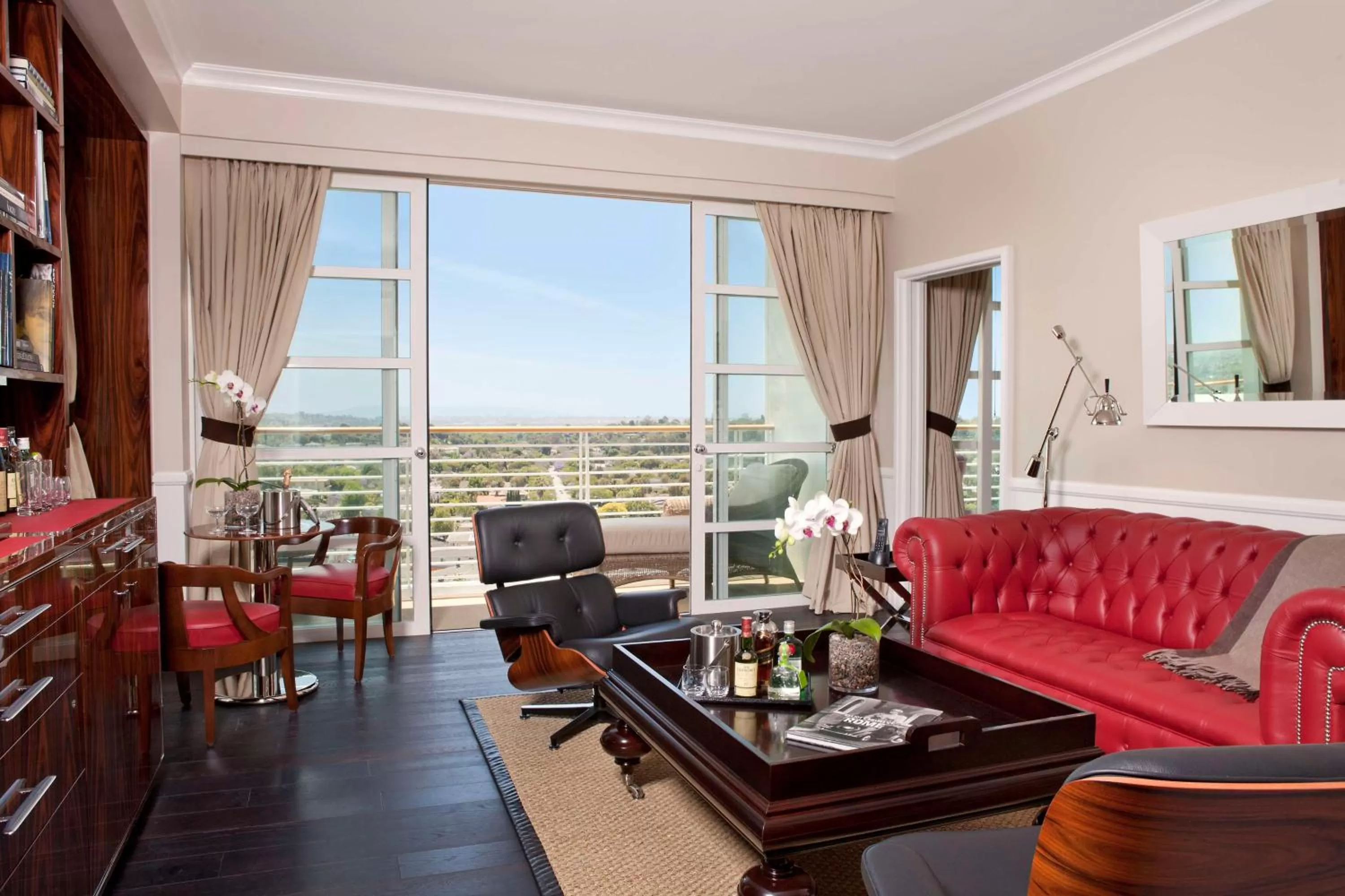 Photo of the whole room in Cameo Beverly Hills