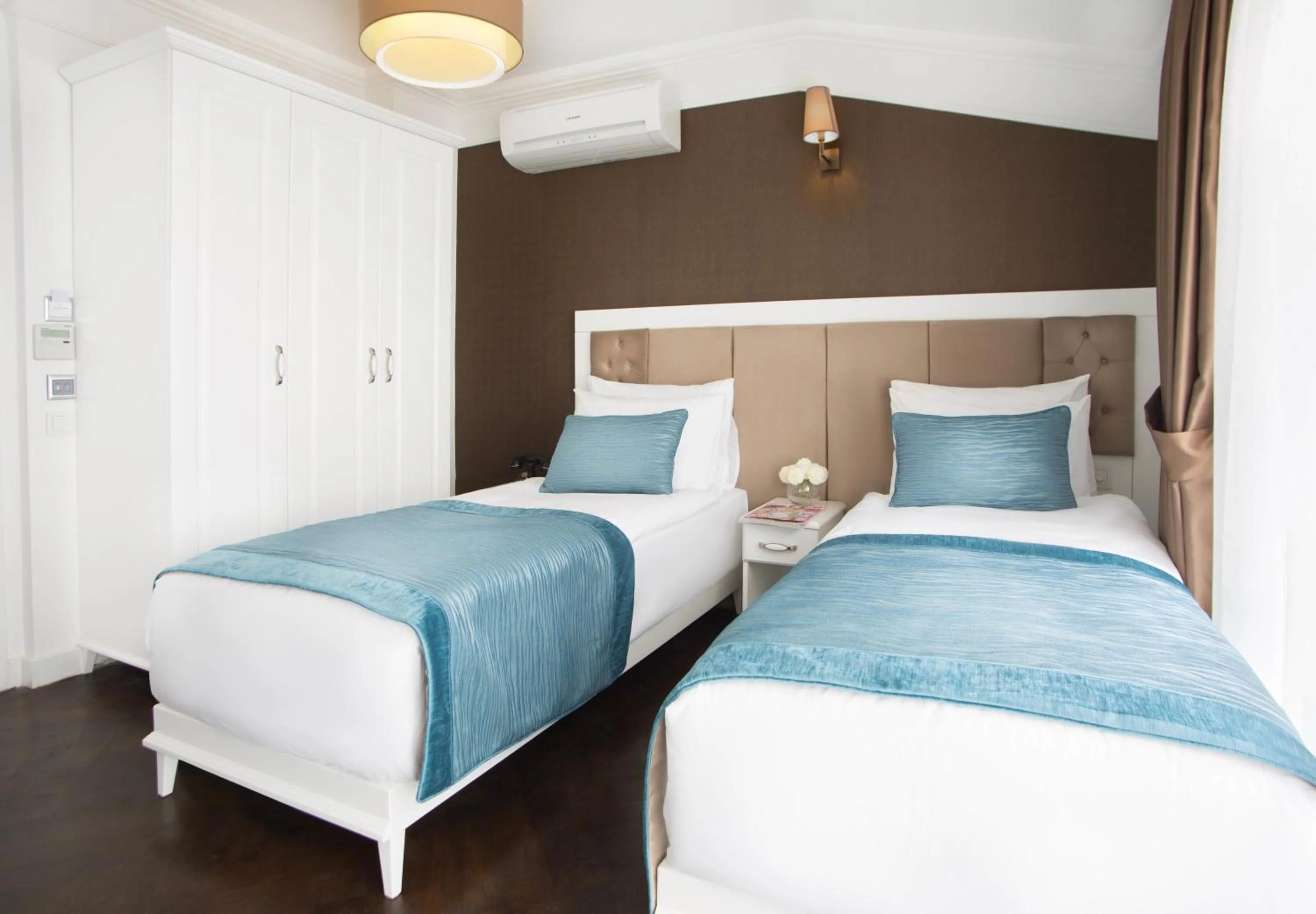 Balcony/Terrace, Bed in Astan Hotel Taksim