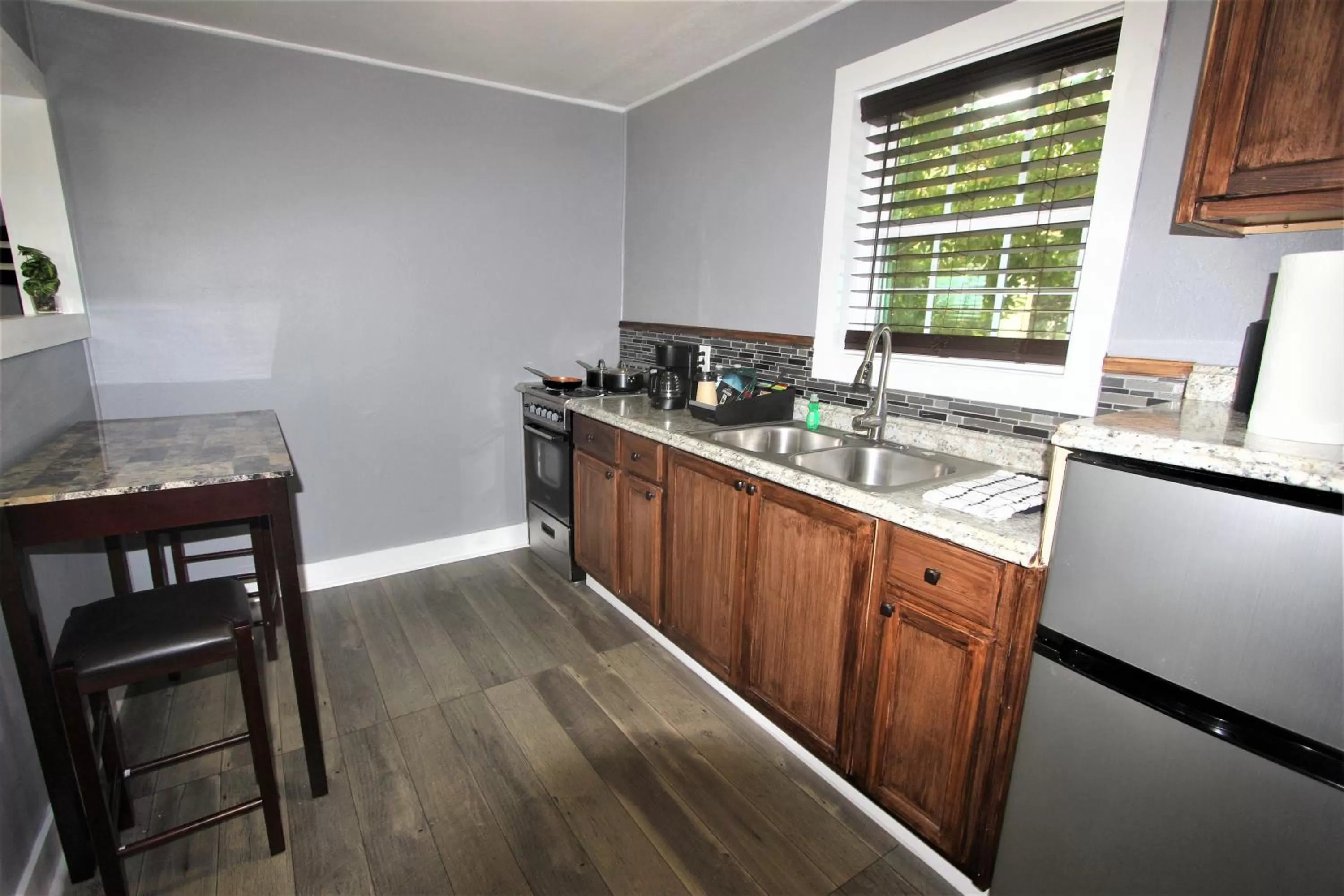 Kitchen or kitchenette in The George Manor