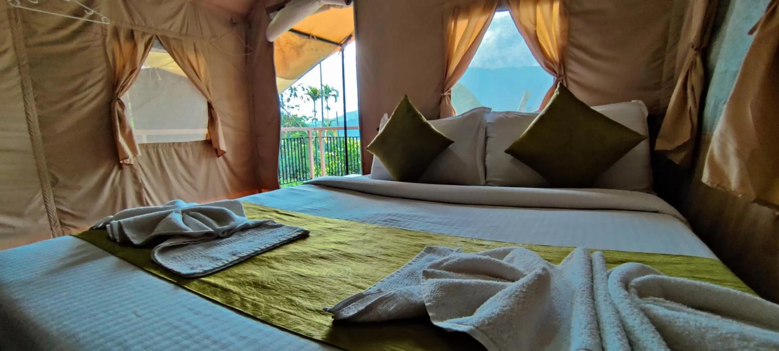 Bed in Chalona Jungle Vibe