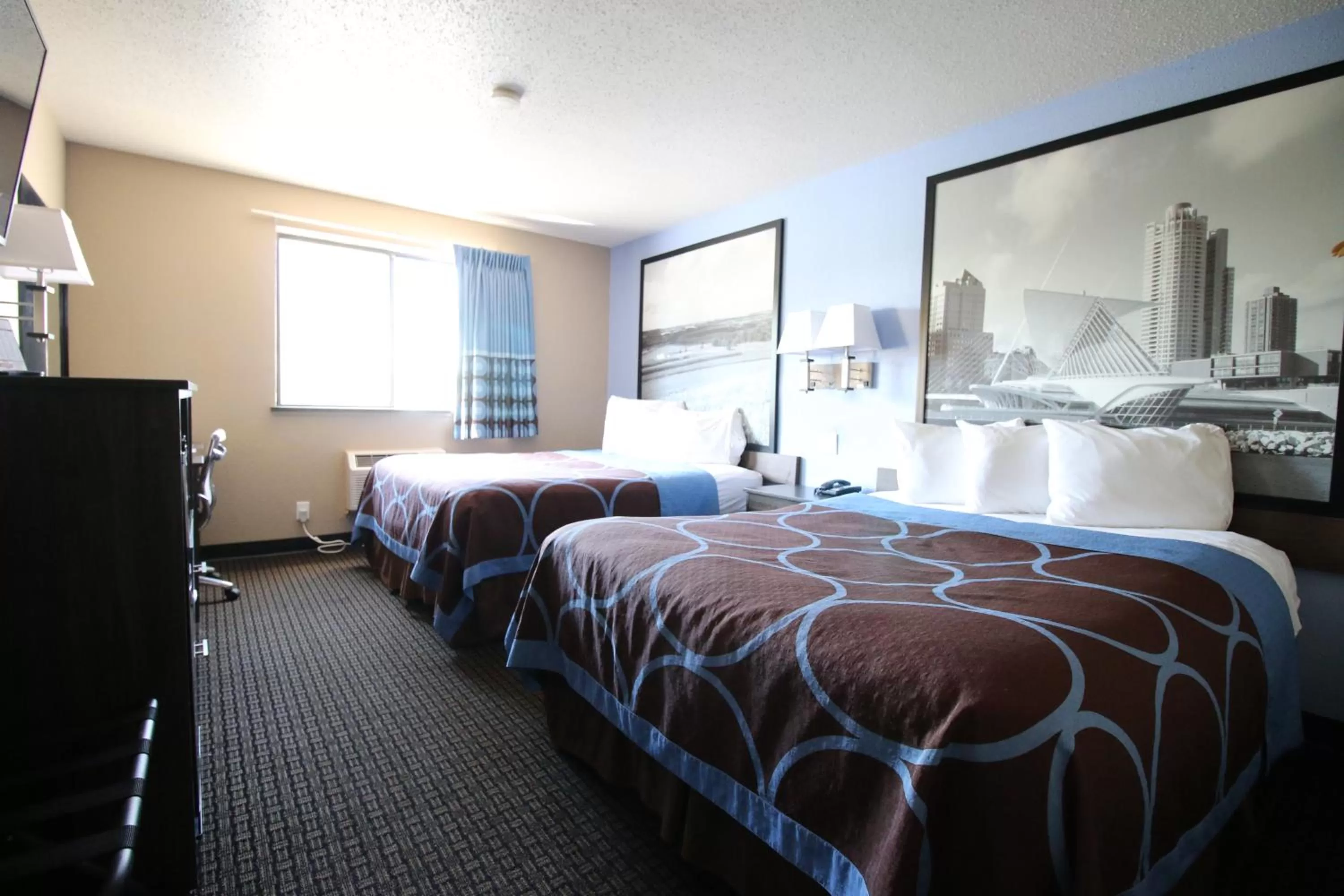 Bed in Super 8 by Wyndham Kenosha/Pleasant Prairie