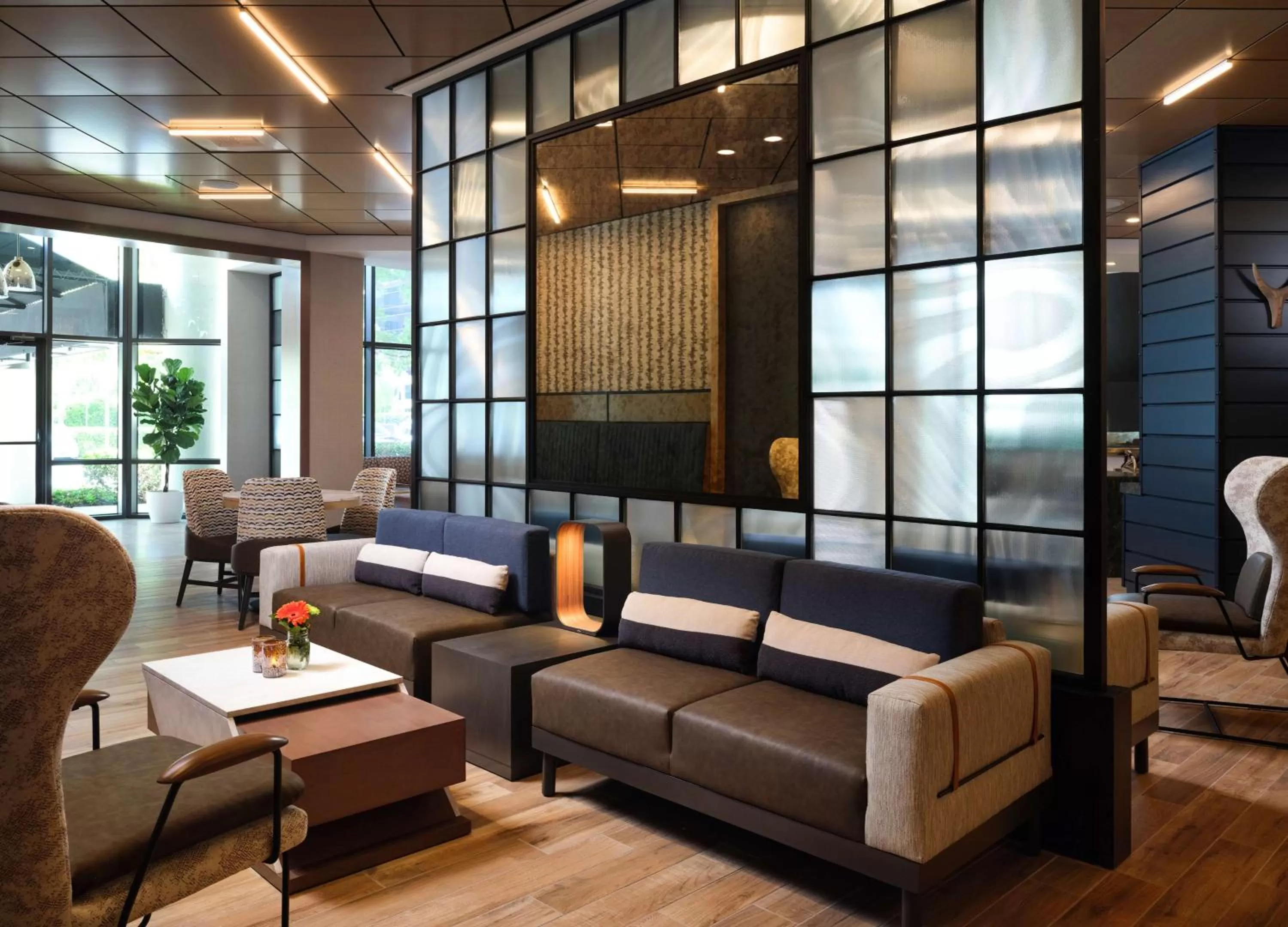 Restaurant/places to eat in Sonesta Irvine John Wayne Airport