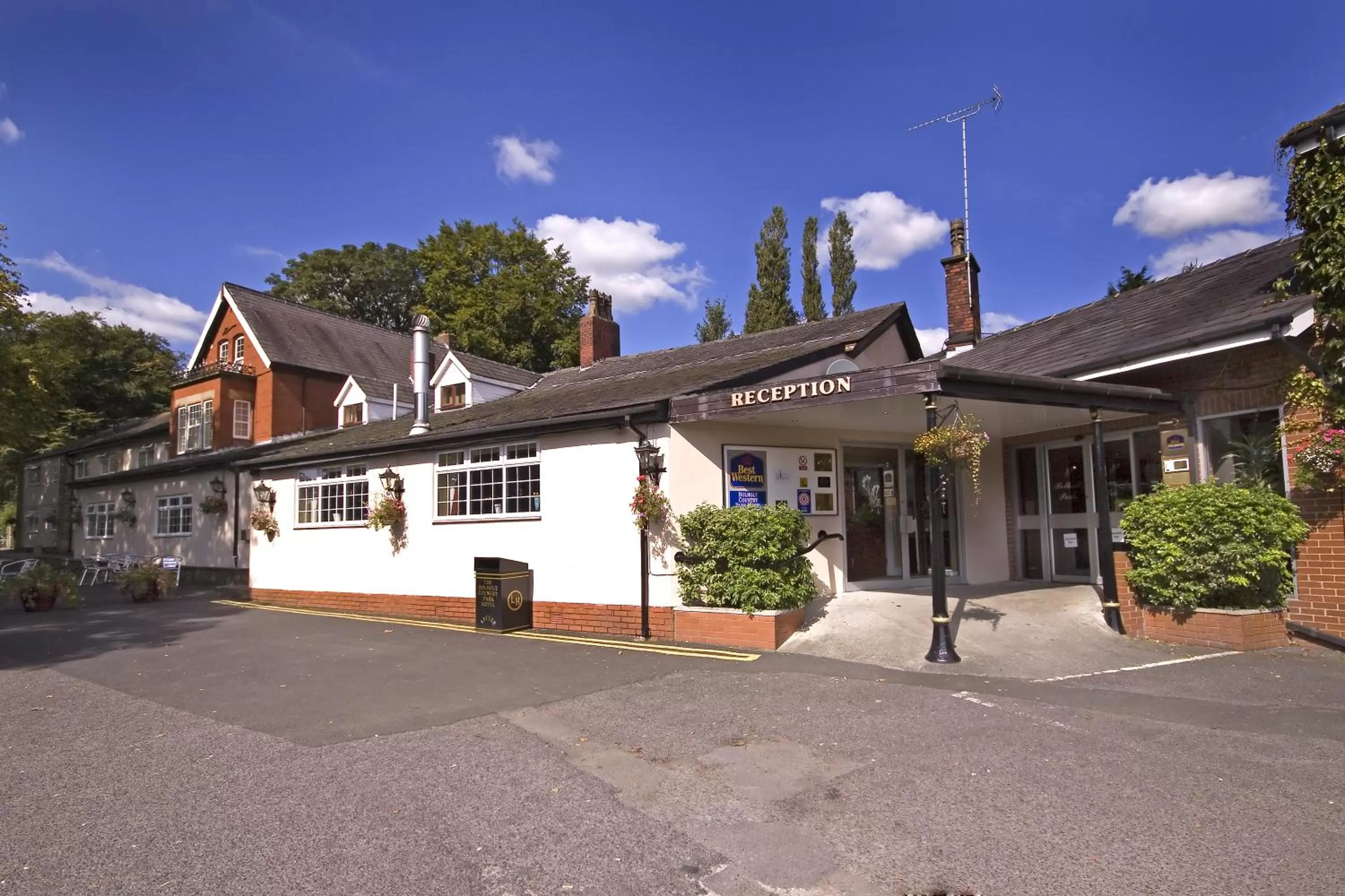 Facade/entrance in Best Western Bolholt Country Park Hotel