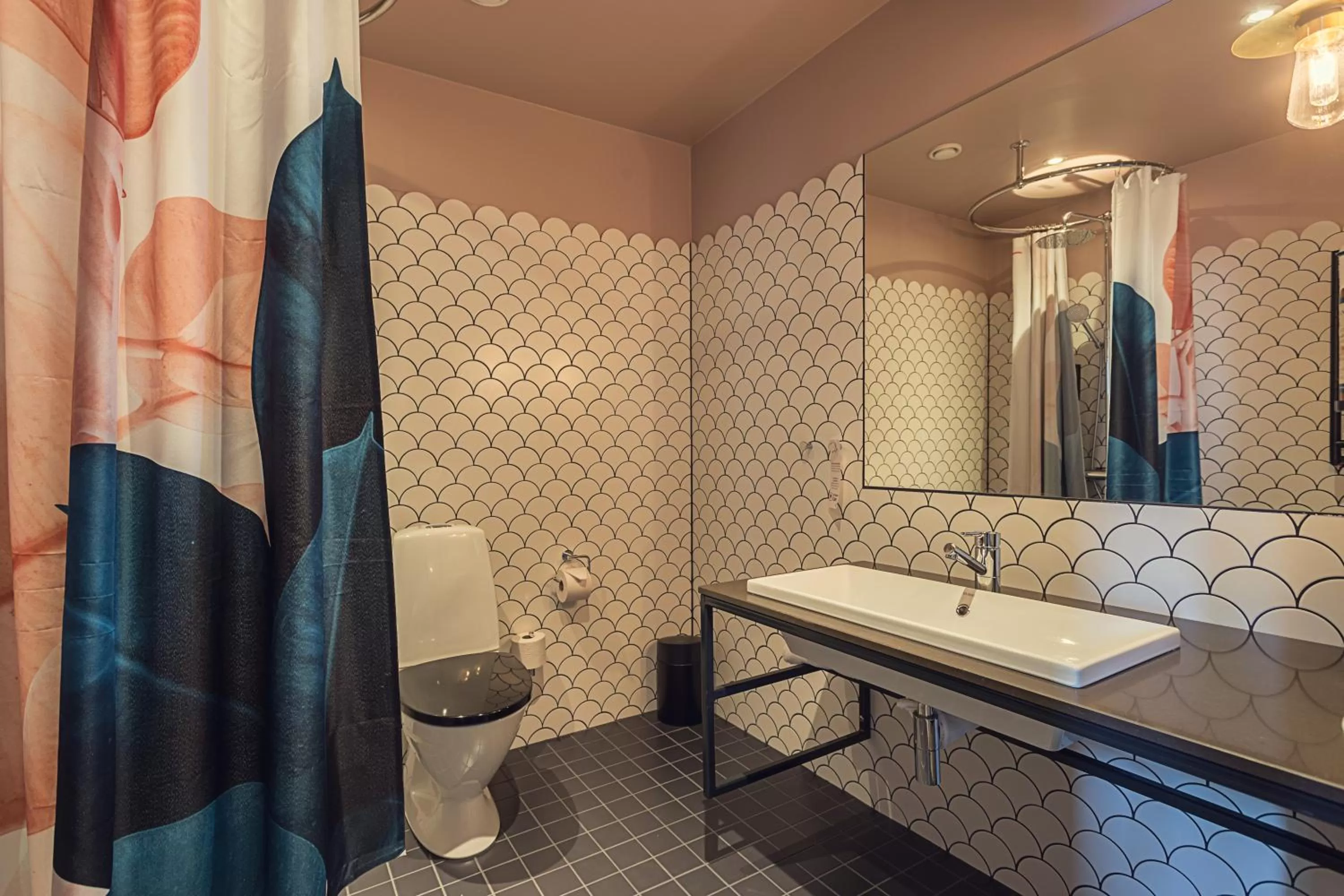 Toilet in Best Western Plus Hus 57