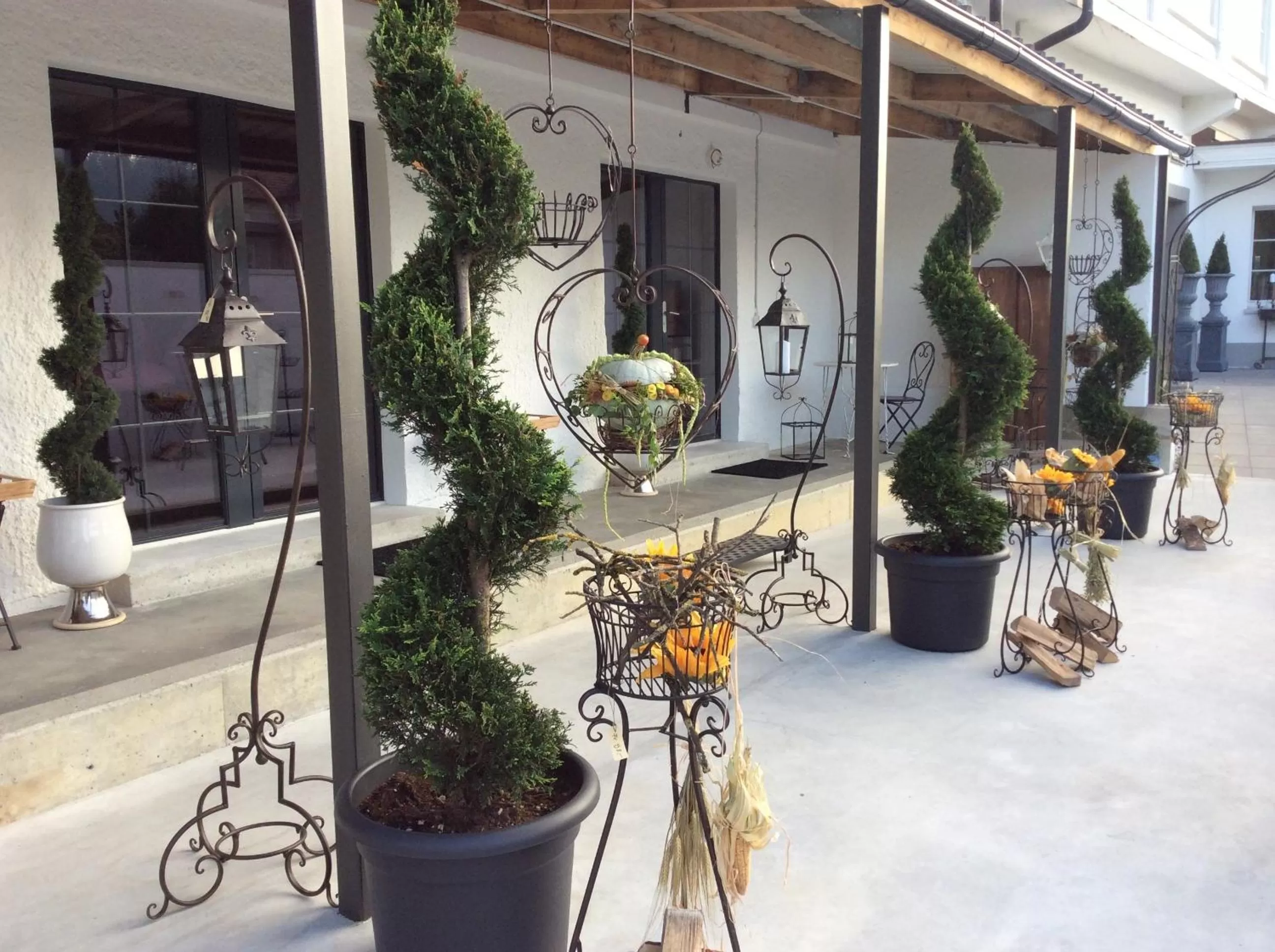 Balcony/Terrace in Landcafe mit Mini Hotel