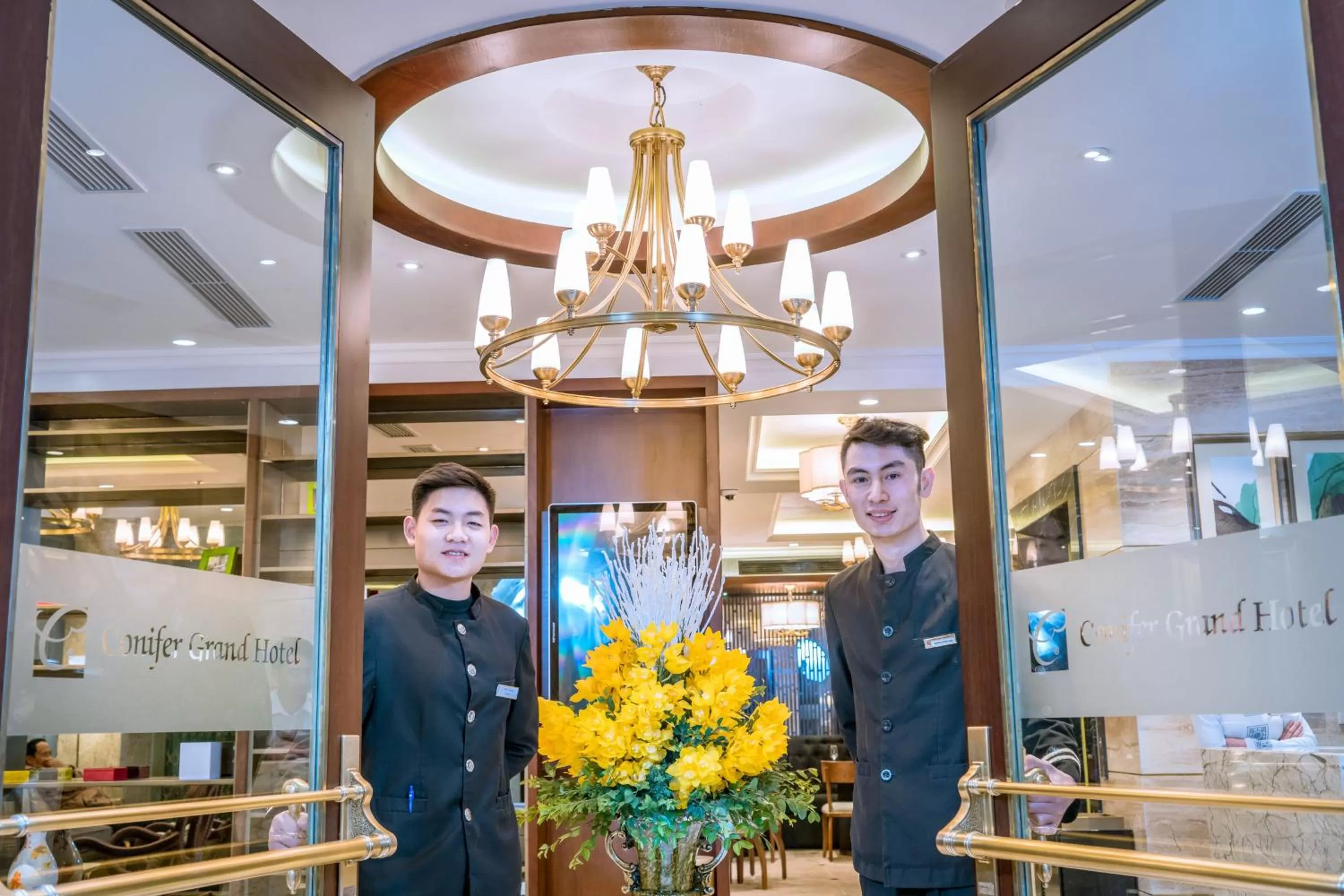 Lobby or reception in Conifer Grand Hotel