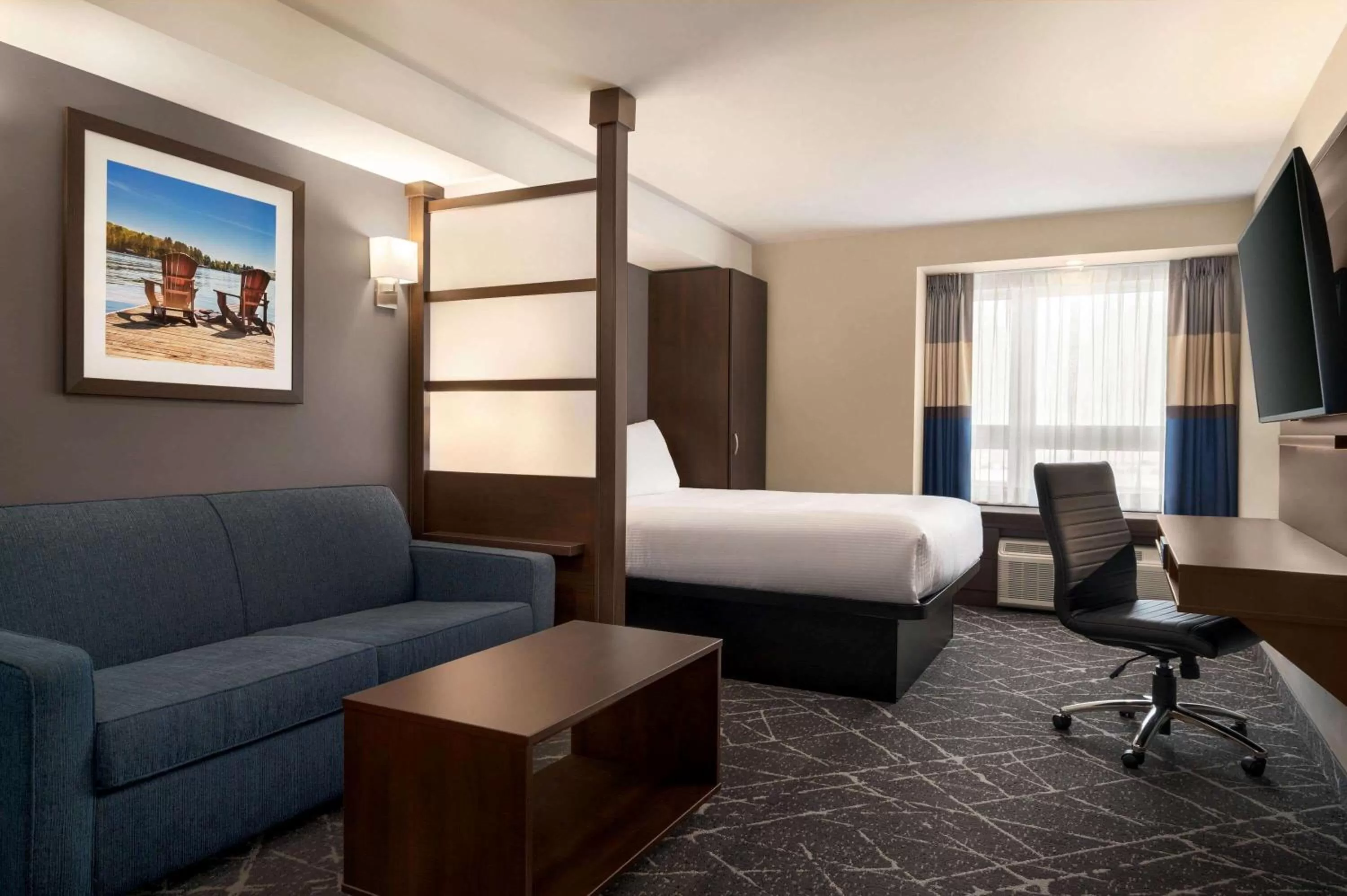 Photo of the whole room, Bed in Microtel Inn & Suites by Wyndham Aurora