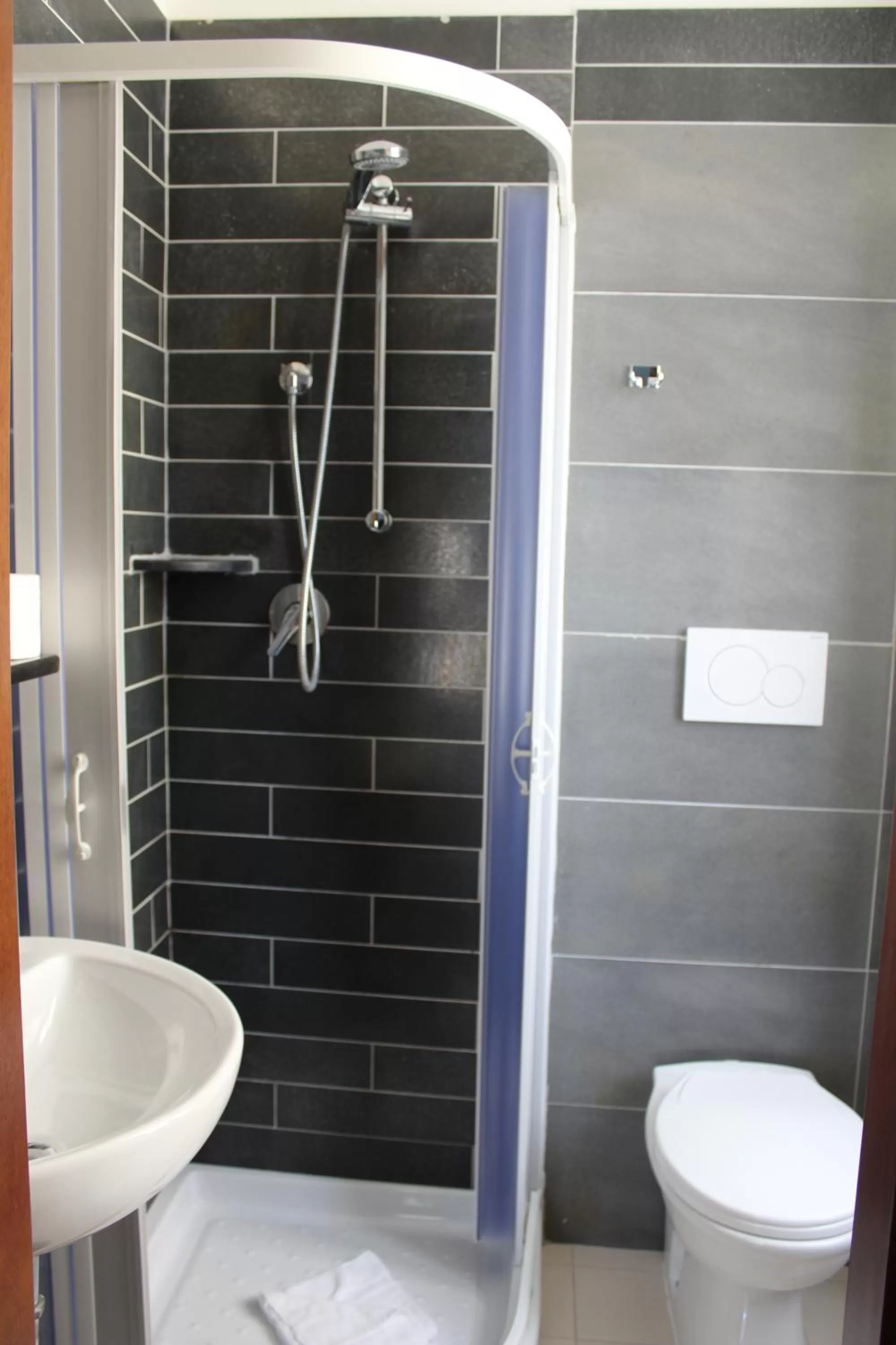 Shower, Bathroom in Hotel Pyramid