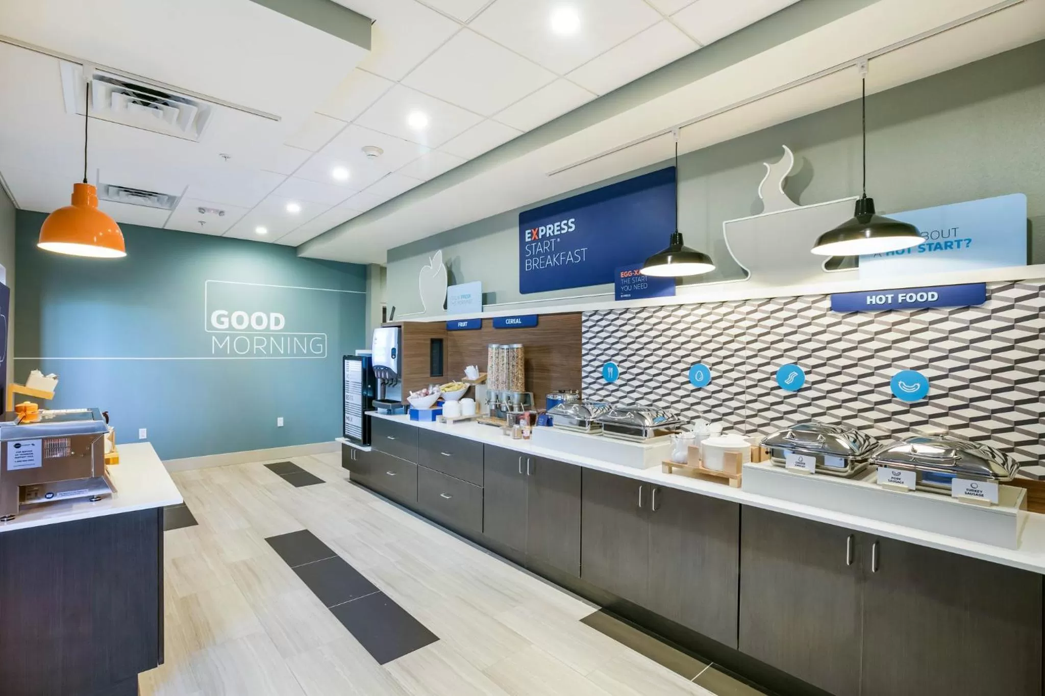 Breakfast in Holiday Inn Express & Suites Jacksonville - Town Center by IHG