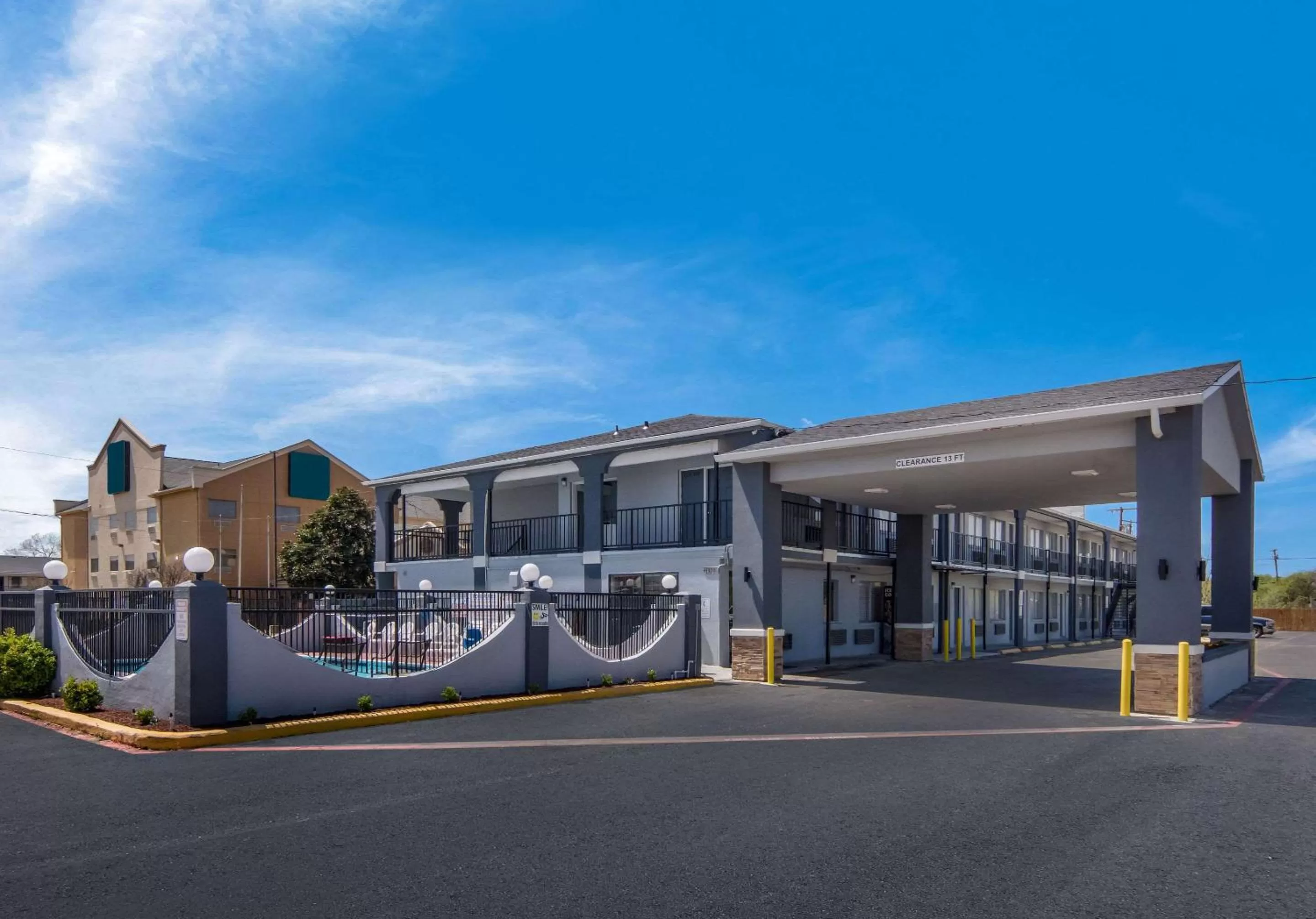 Property building in Econo Lodge Waco North I-35