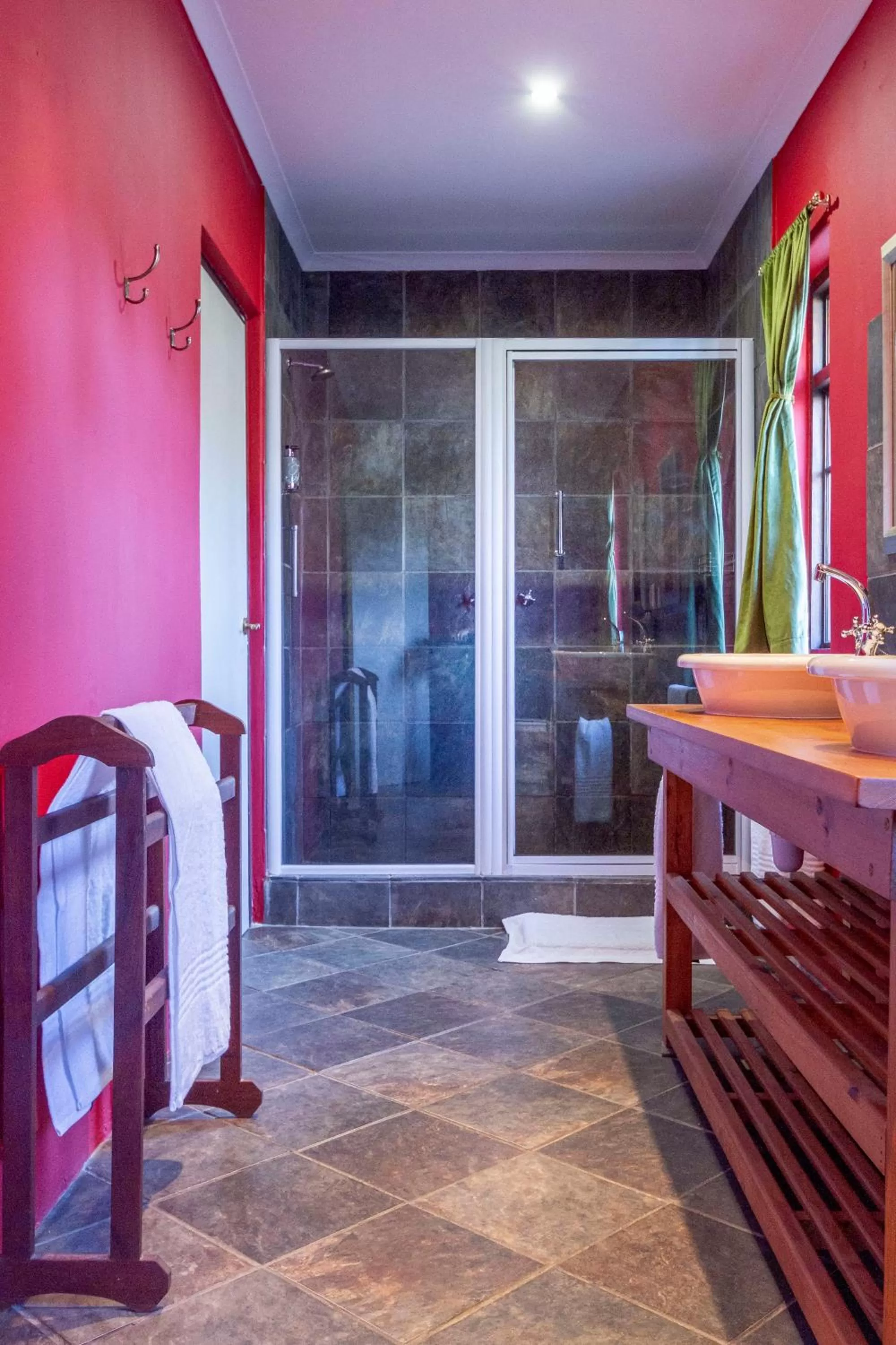 Shower in Airlies Historical Guest House