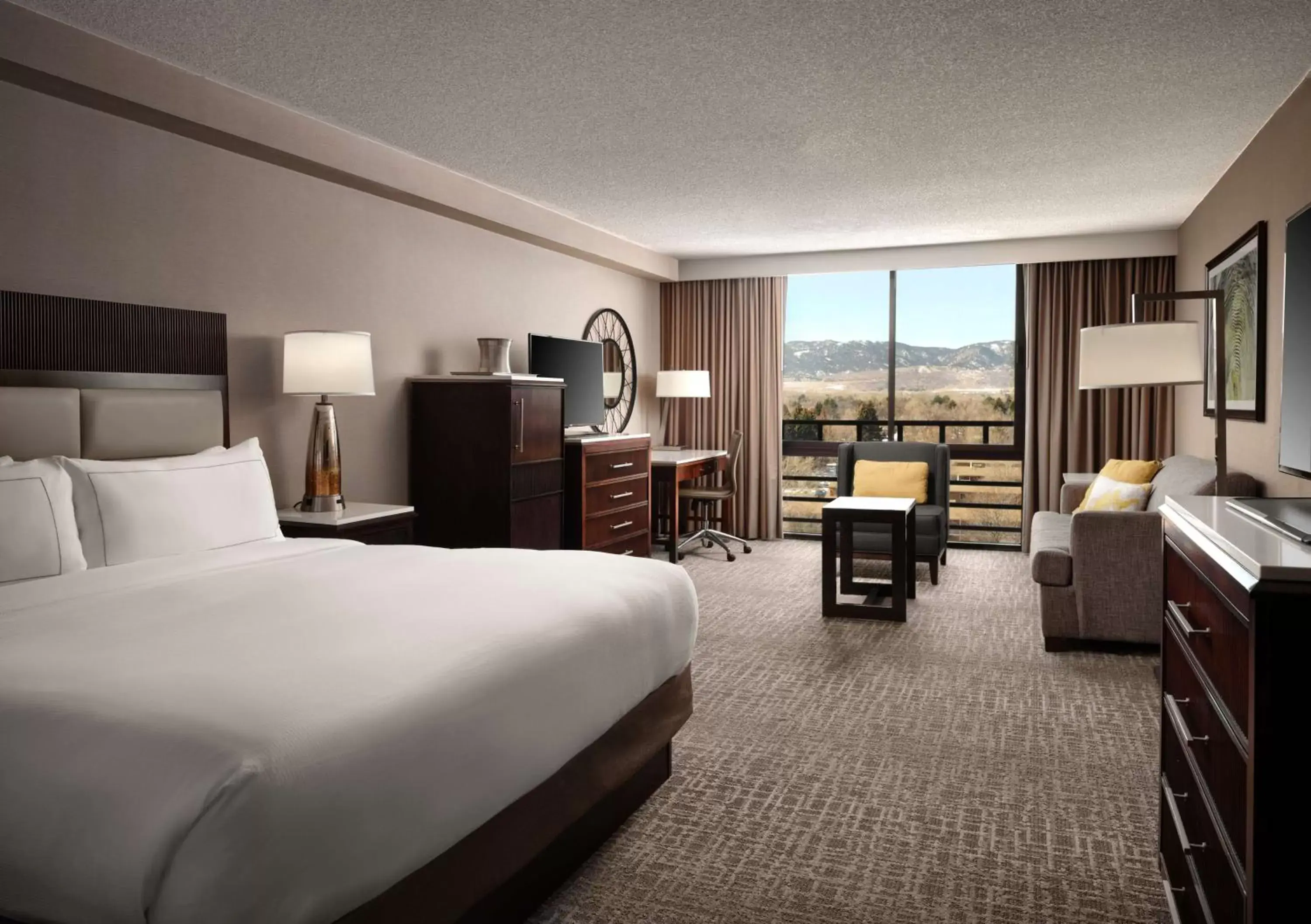 King Room with Sofa Bed - Non-Smoking in Hilton Fort Collins King Room with Sofa Bed - Non-Smoking in Hilton Fort Collins