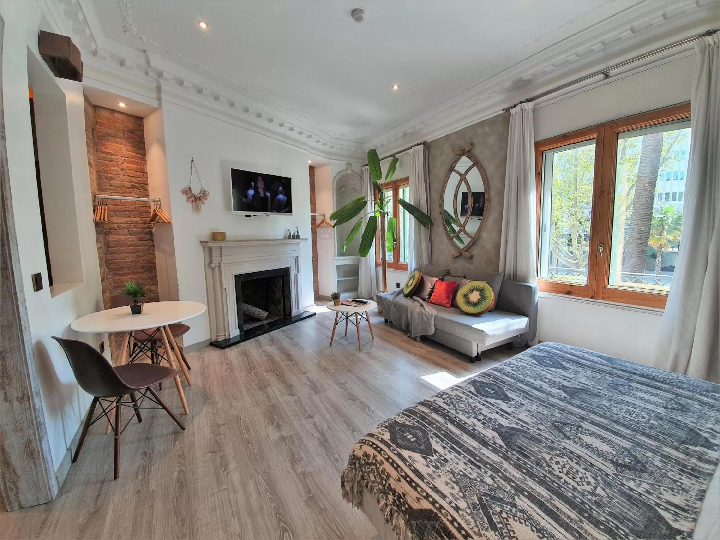 Living room, Bed in DreamKeys Barcelona City