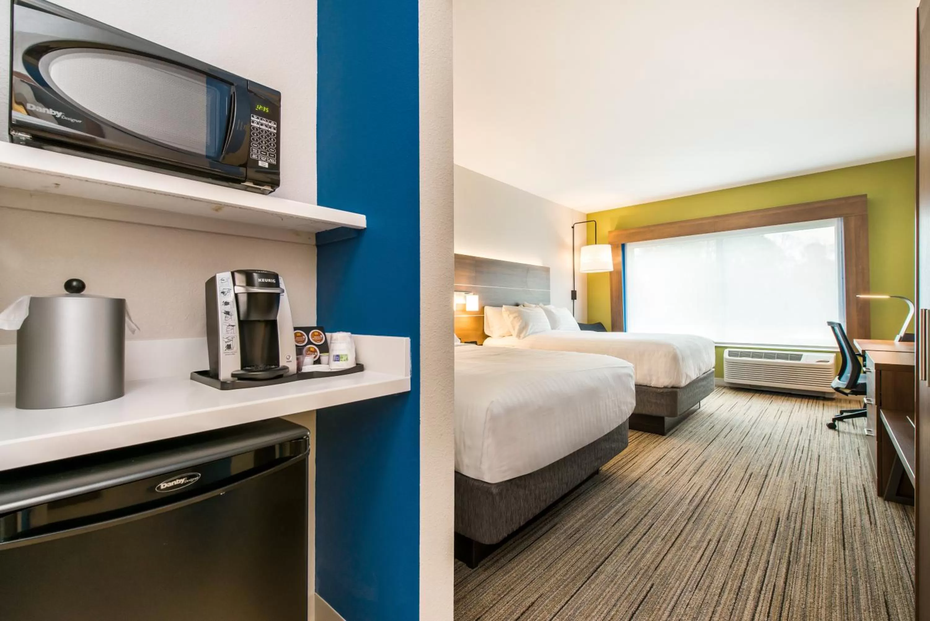 Photo of the whole room, Bed in Holiday Inn Express Hotel & Suites Lagrange I-85 by IHG