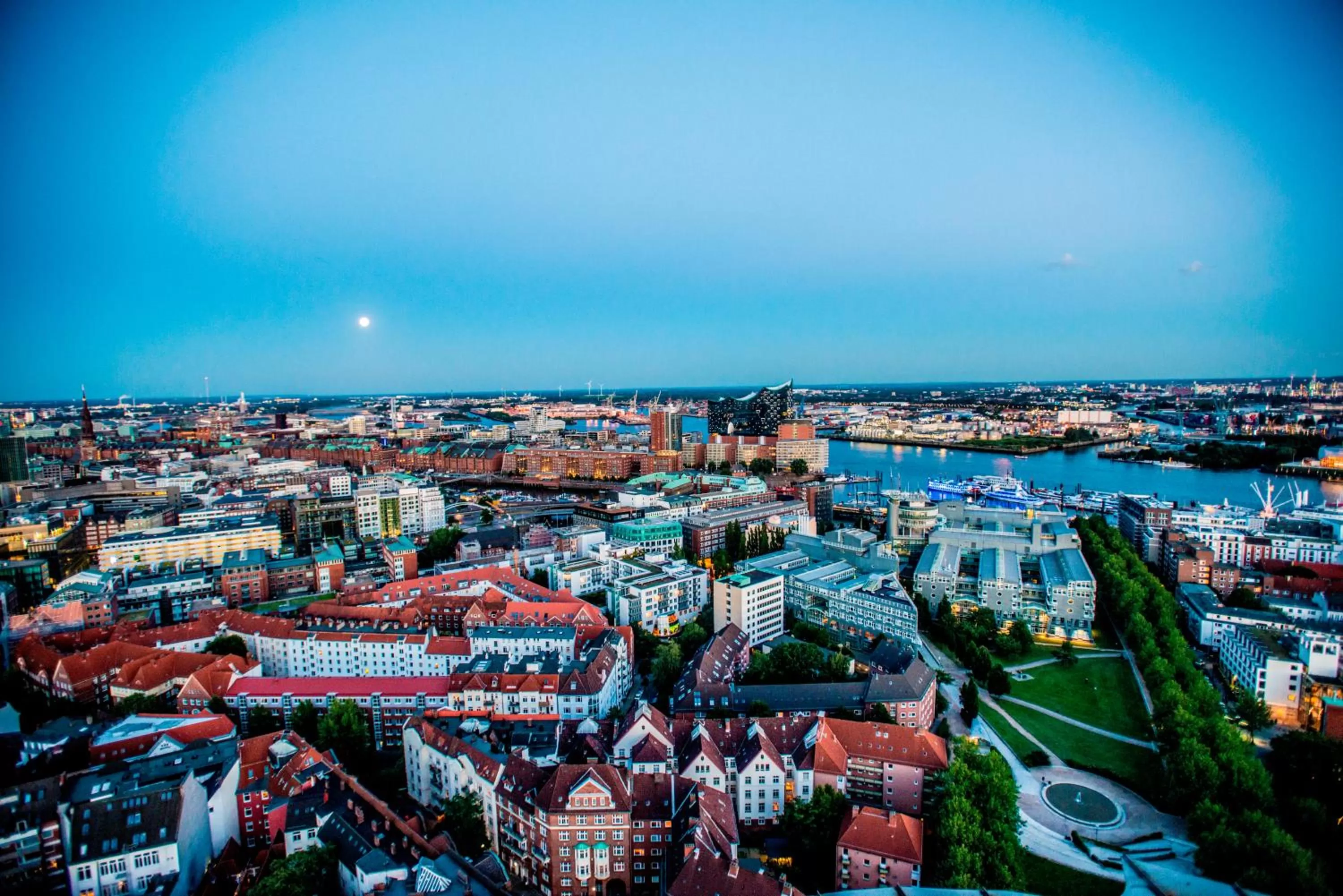 Nearby landmark in THE MADISON Hotel Hamburg