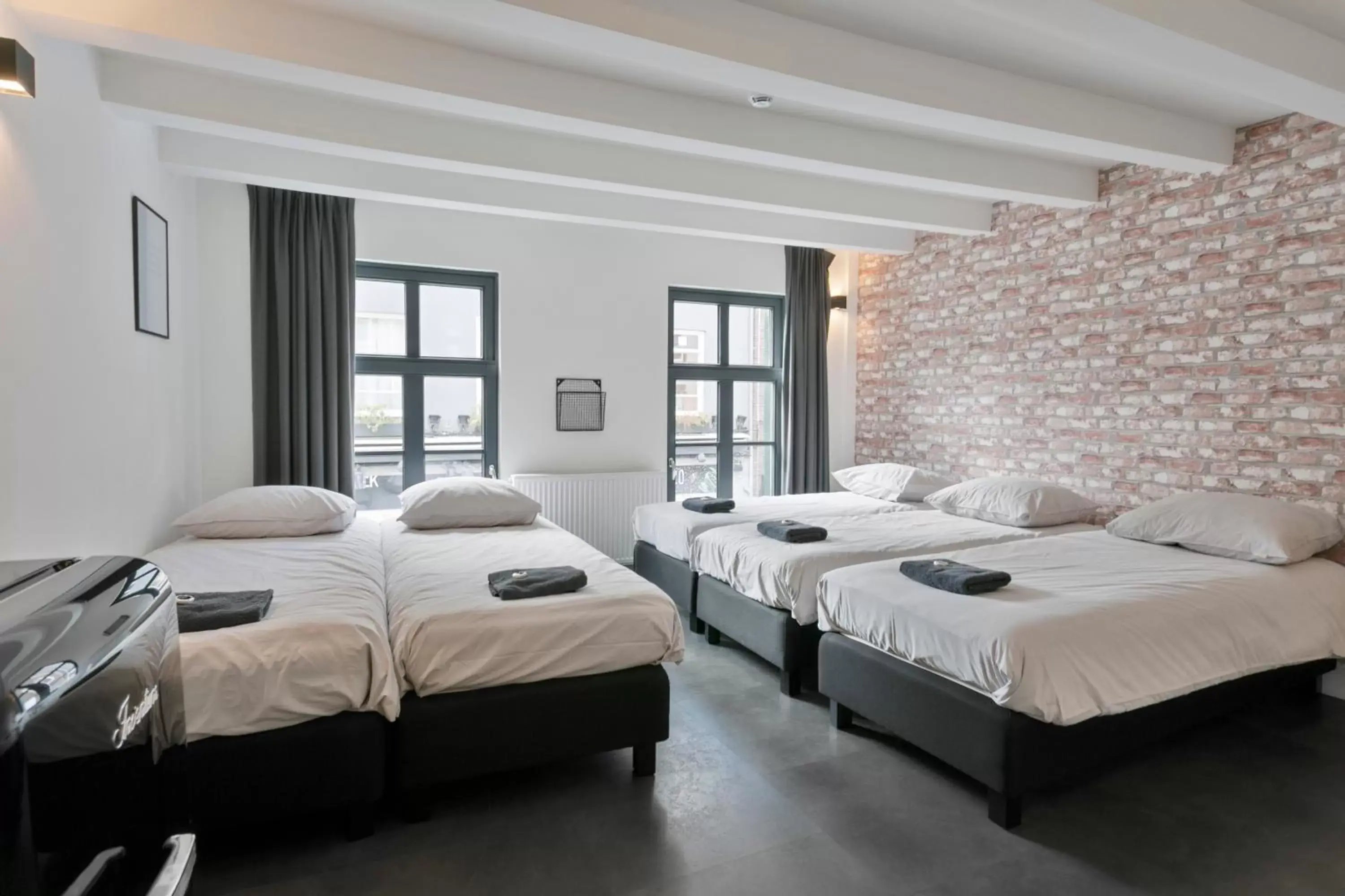 Family Room with Shared Bathroom in Winston B&B Family Room with Shared Bathroom in Winston B&B