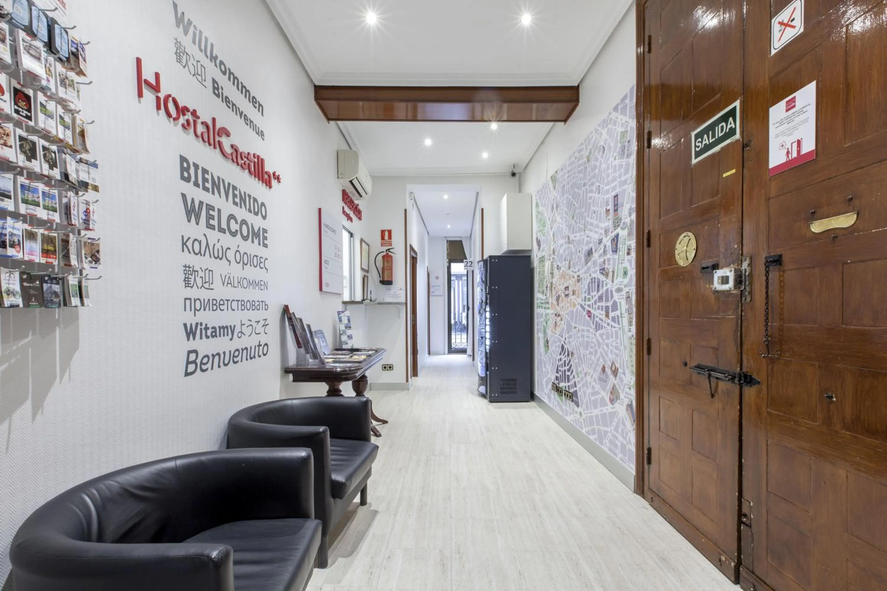 Lobby or reception in Hostal Castilla I Atocha