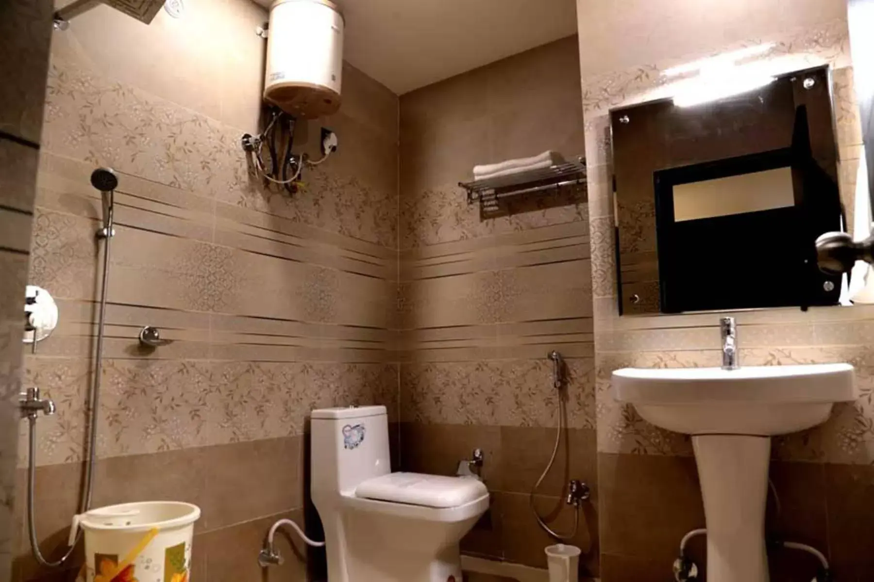 Deluxe Double Room - single occupancy in Hotel Vinayak Lifestyle Hotels Deluxe Double Room - single occupancy in Hotel Vinayak Lifestyle Hotels