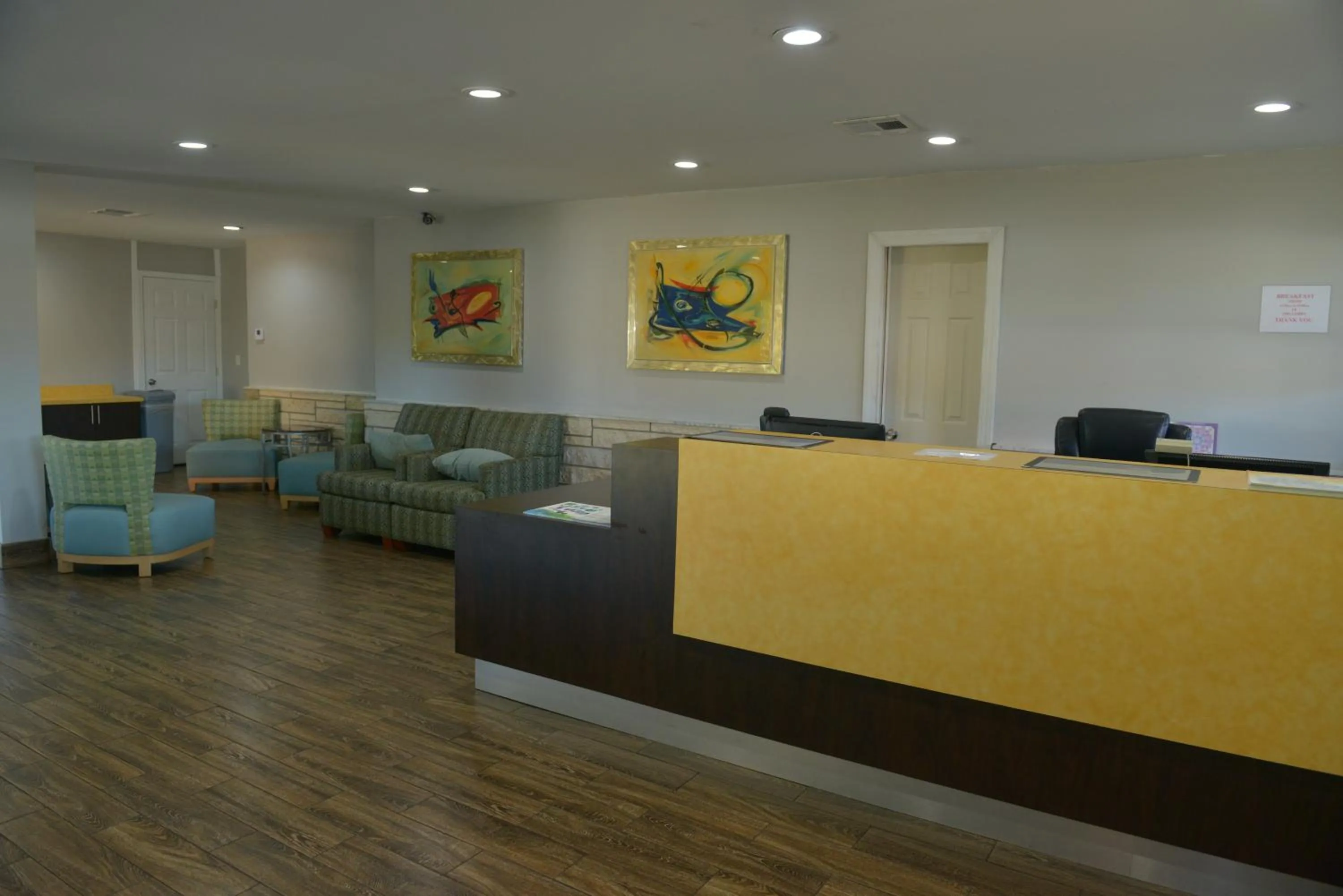 Lobby or reception in Rodeway Inn & Suites Winter Haven Chain of Lakes