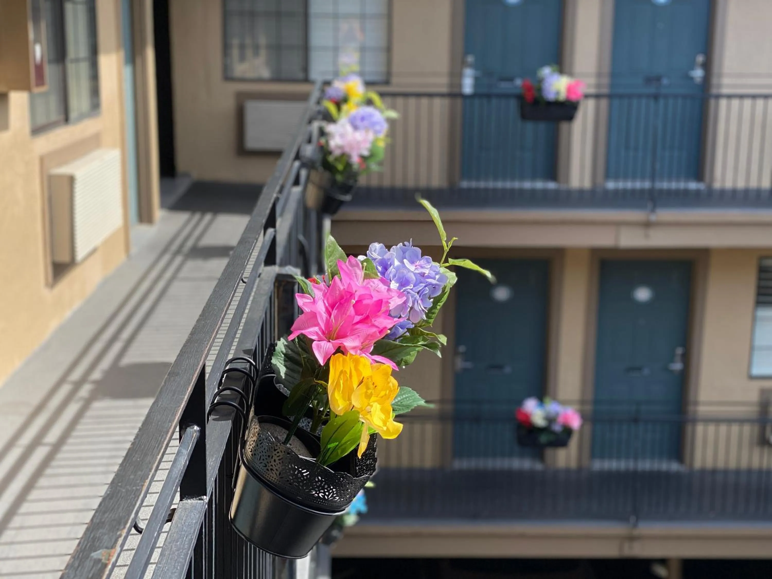 Decorative detail in Westwind Lodge
