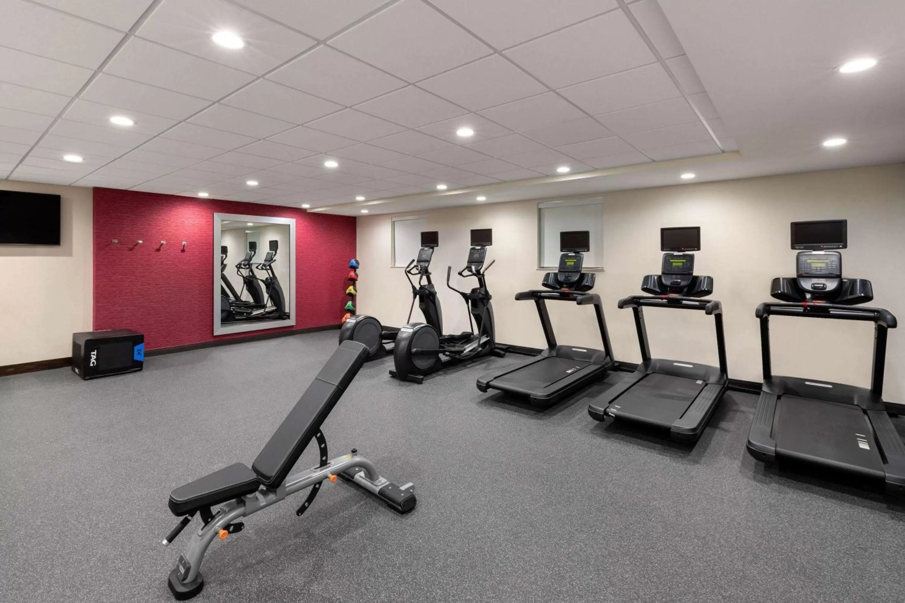 Fitness centre/facilities in Hawthorn Extended Stay by Wyndham Kingwood Houston