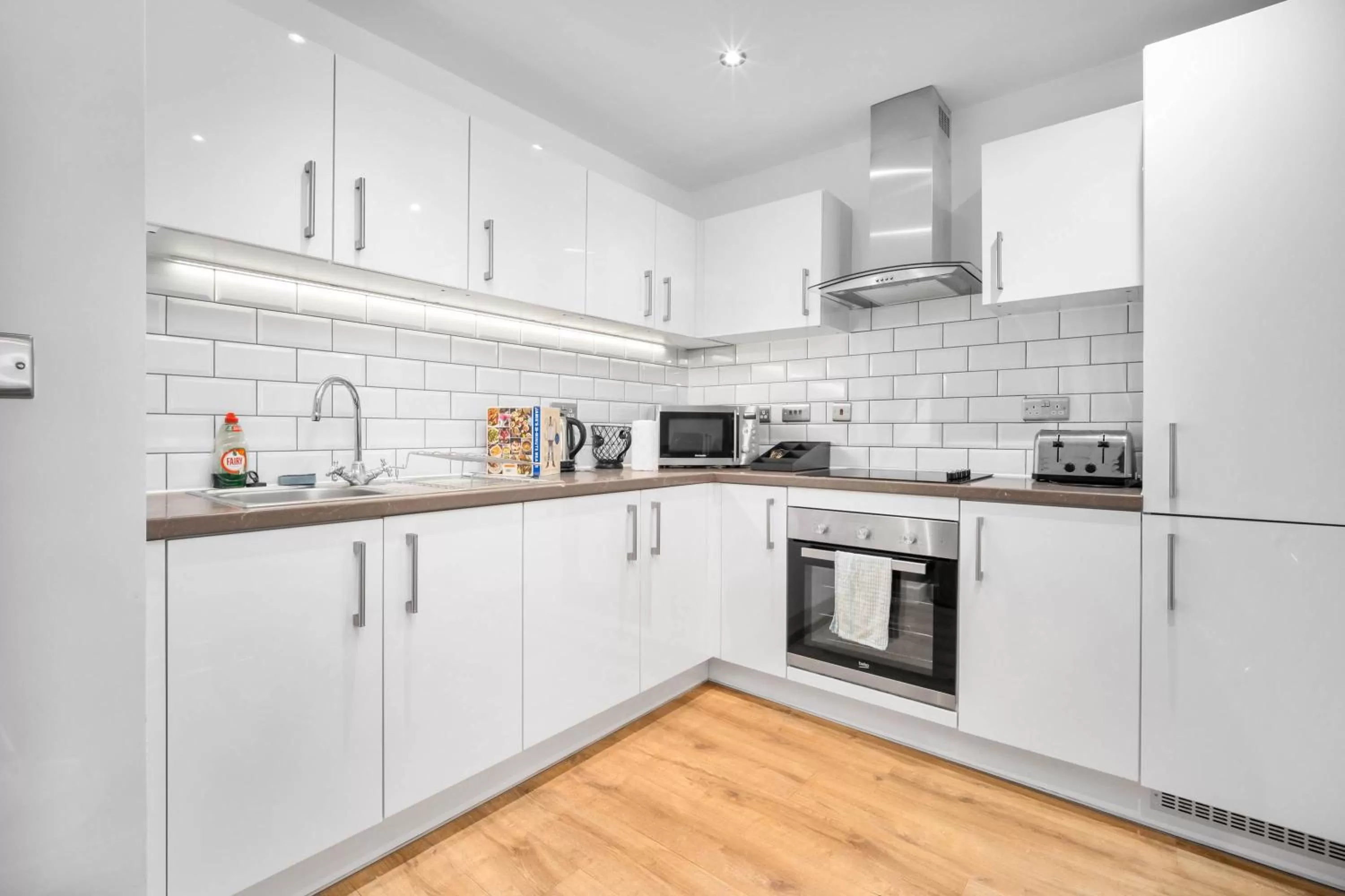 Coffee/tea facilities, Kitchen/Kitchenette in Onyx O2 Arena Brindley Place Broad Street Large Spacious Apartment