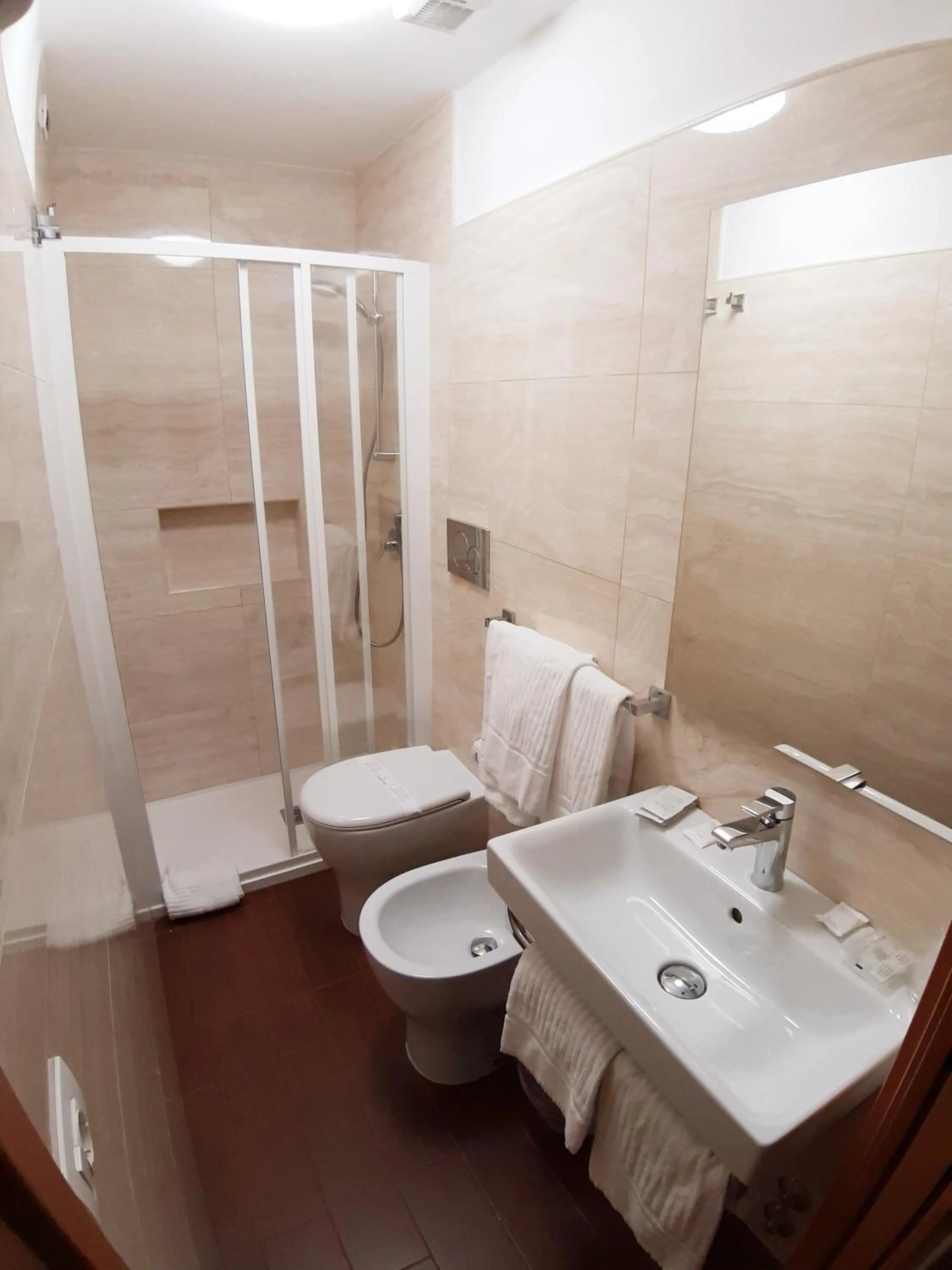 Bathroom in Hotel Mariano