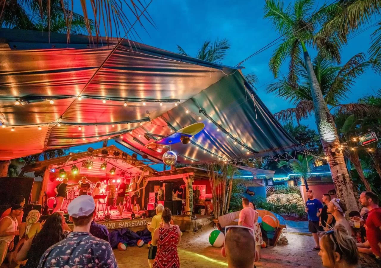 Evening entertainment in Capt Hirams Resort