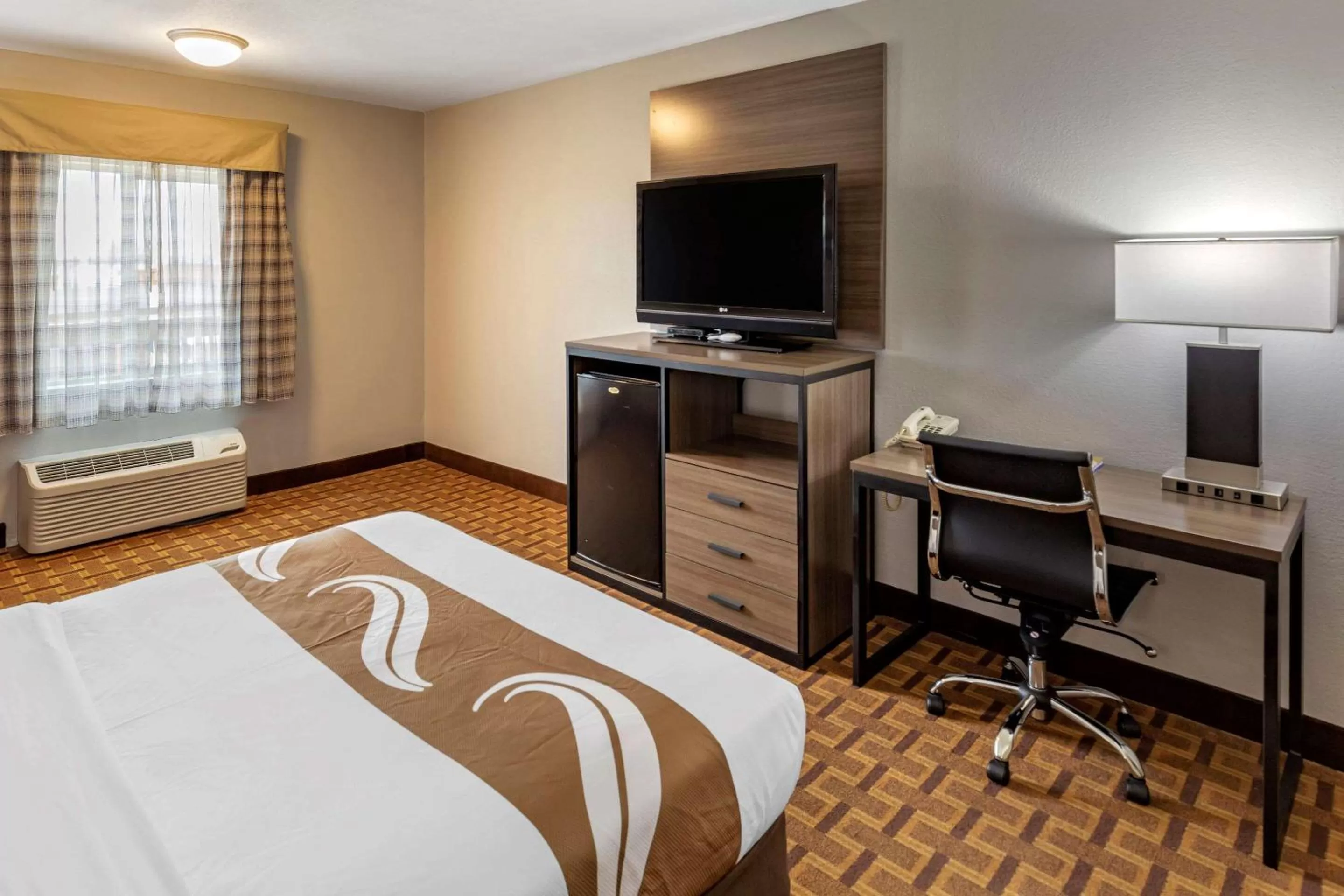 Photo of the whole room, Bed in Hotel Inn Santa Fe