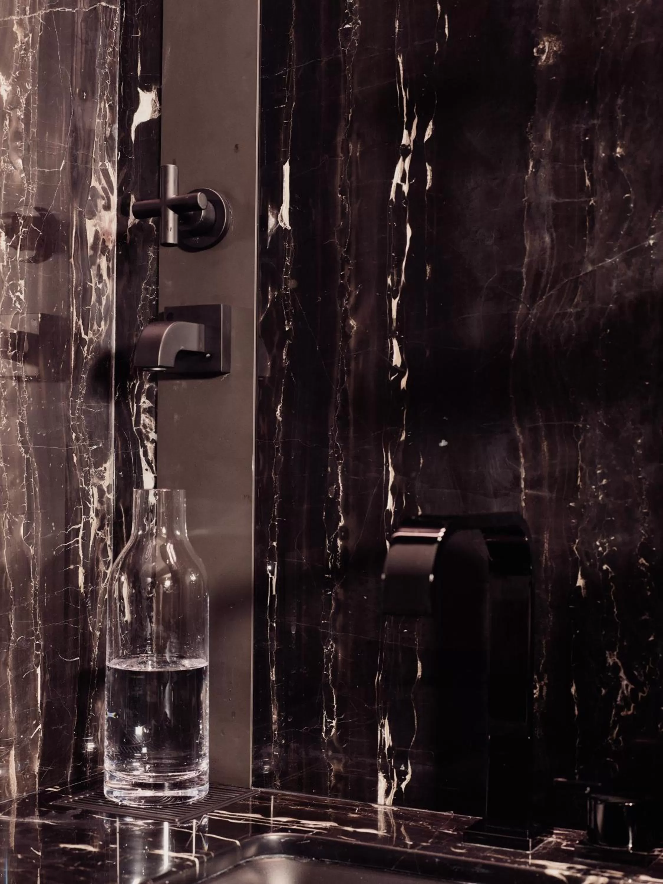 Photo of the whole room in Equinox Hotel New York