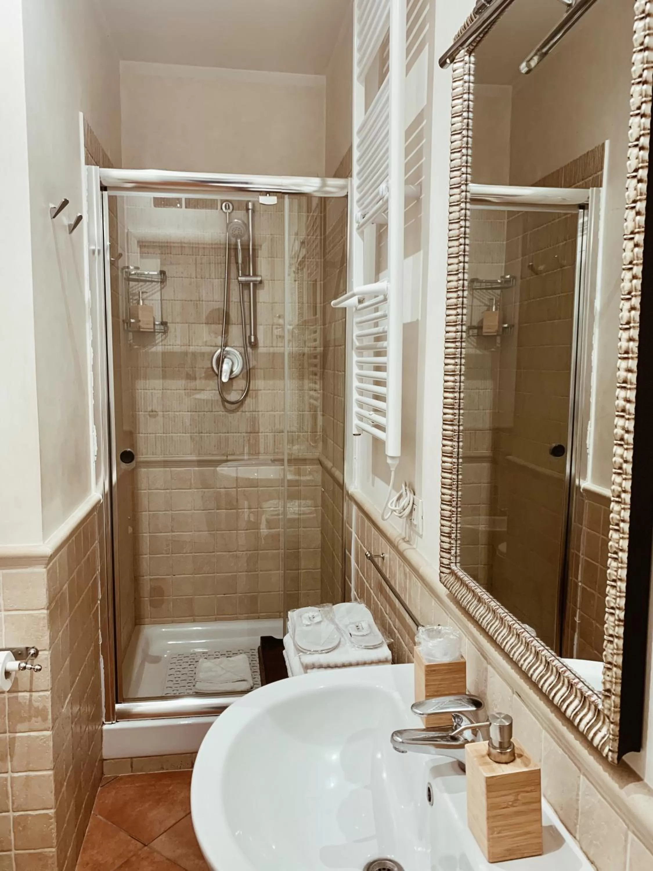 Shower in Residenza Sciarra B&B