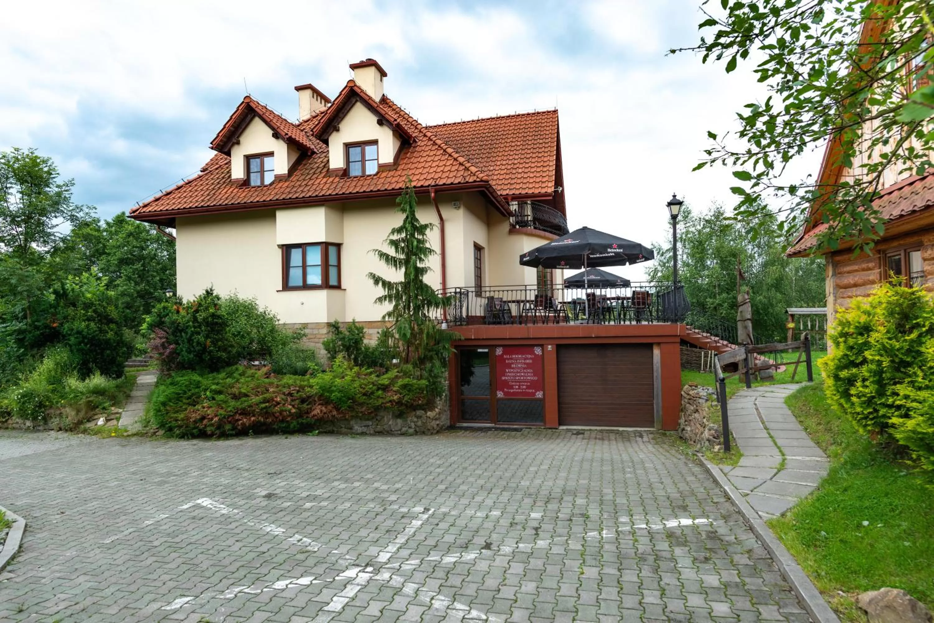 Property building in Gościniec Pięciu Stawów