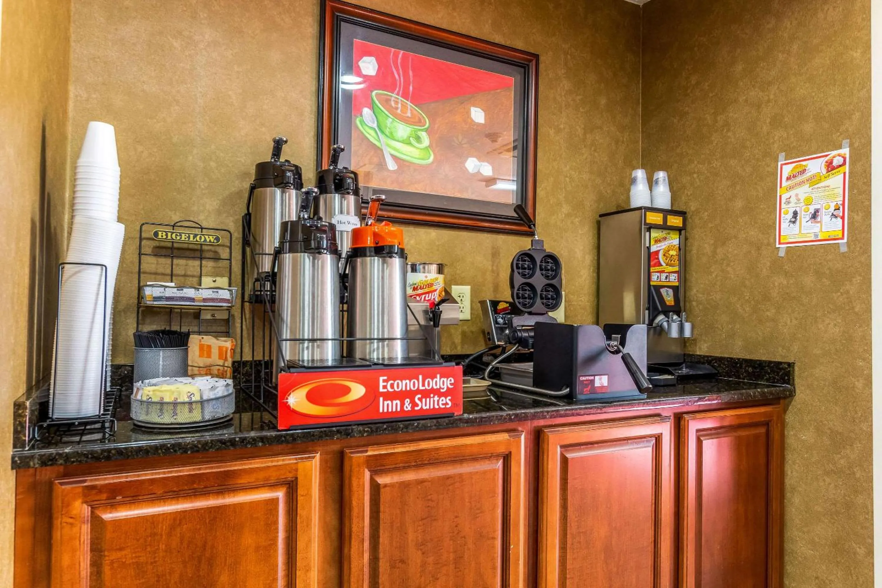 Restaurant/places to eat in Econo Lodge Inn & Suites Evansville East