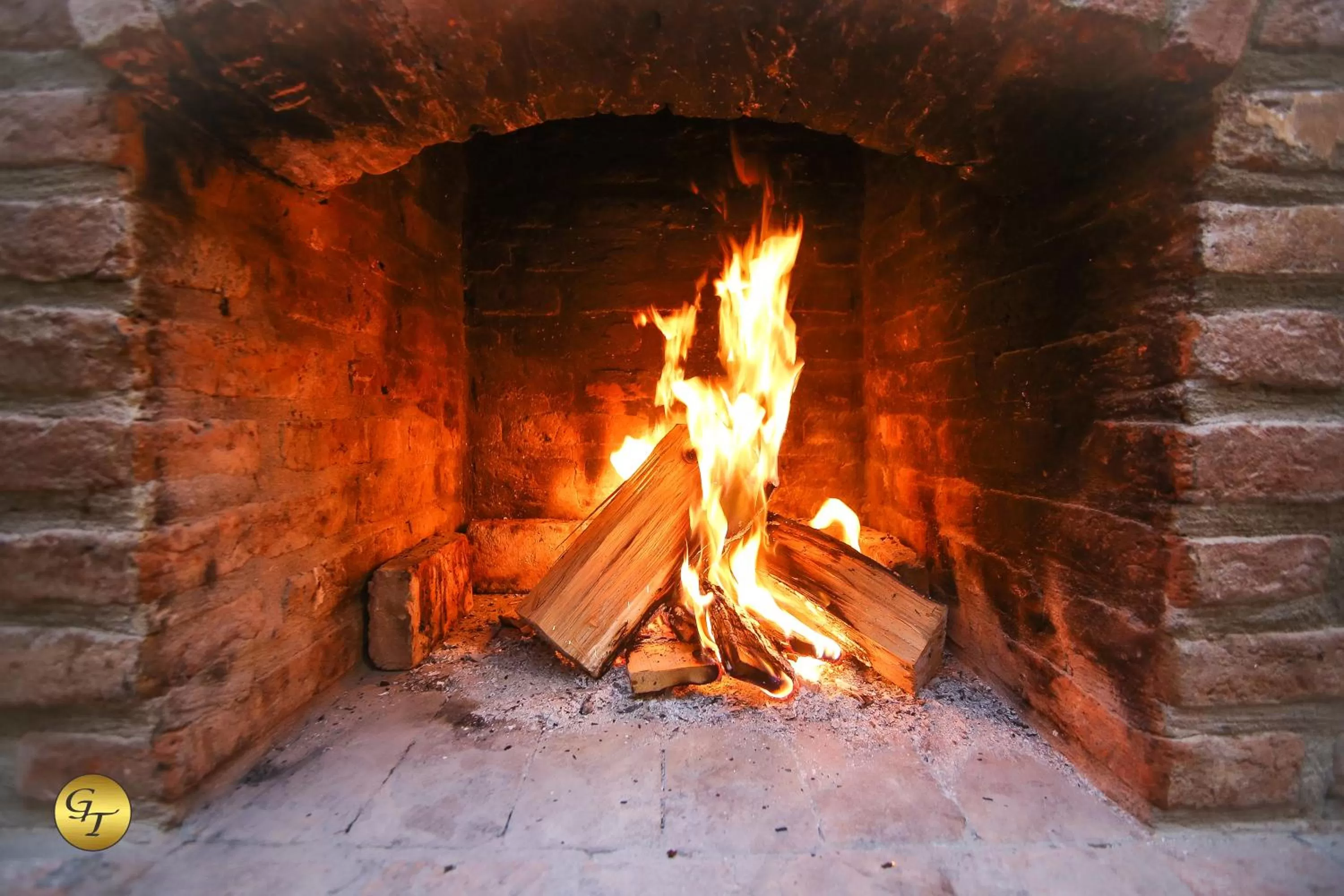 Restaurant/places to eat in Hotel Green Town